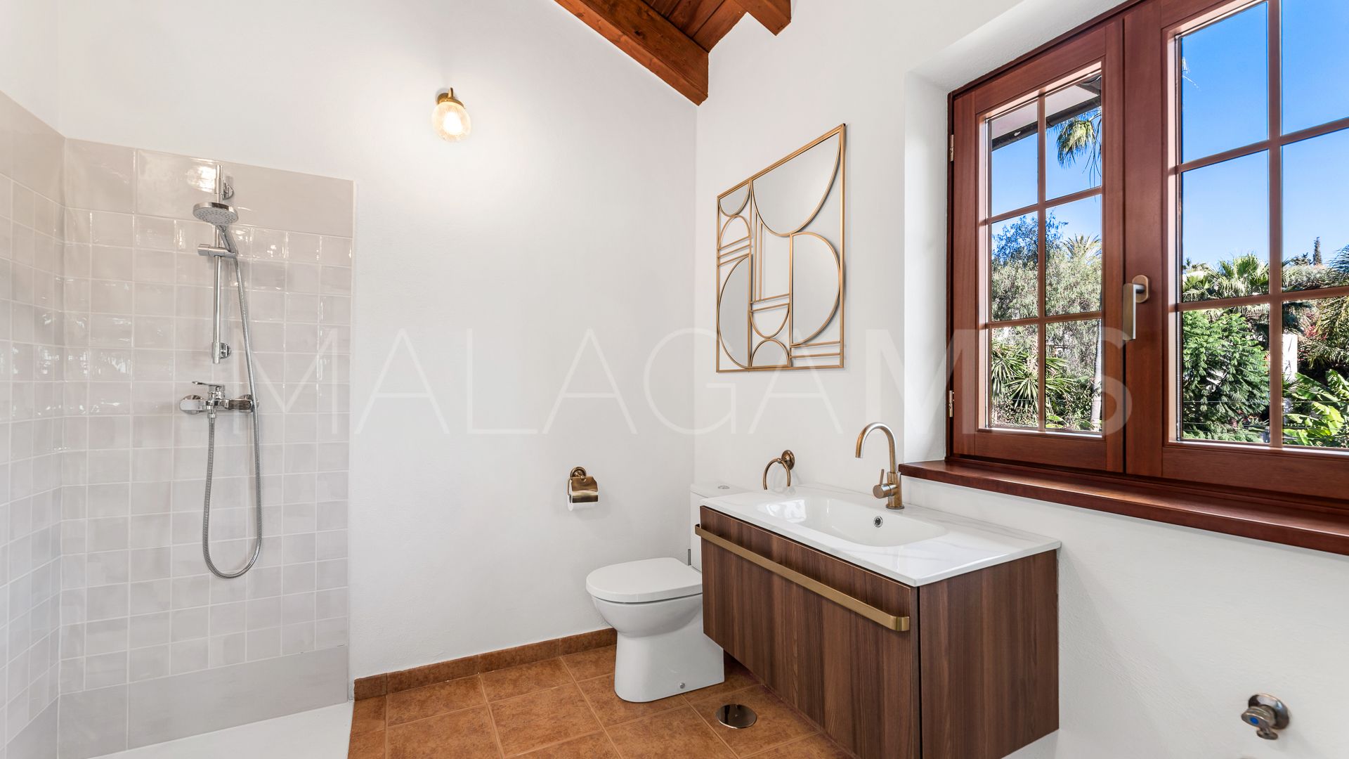 Se vende villa in El Rosario with 5 bedrooms