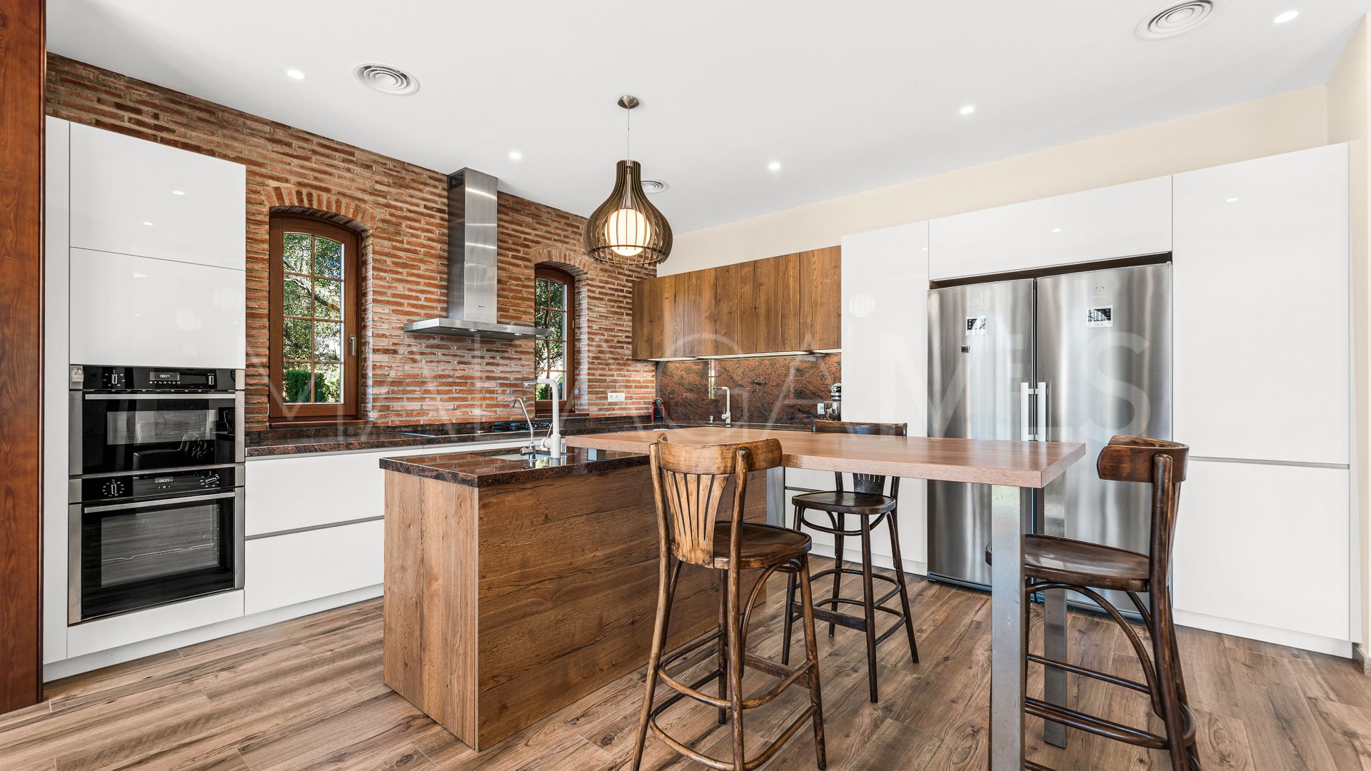 Se vende villa in El Rosario with 5 bedrooms