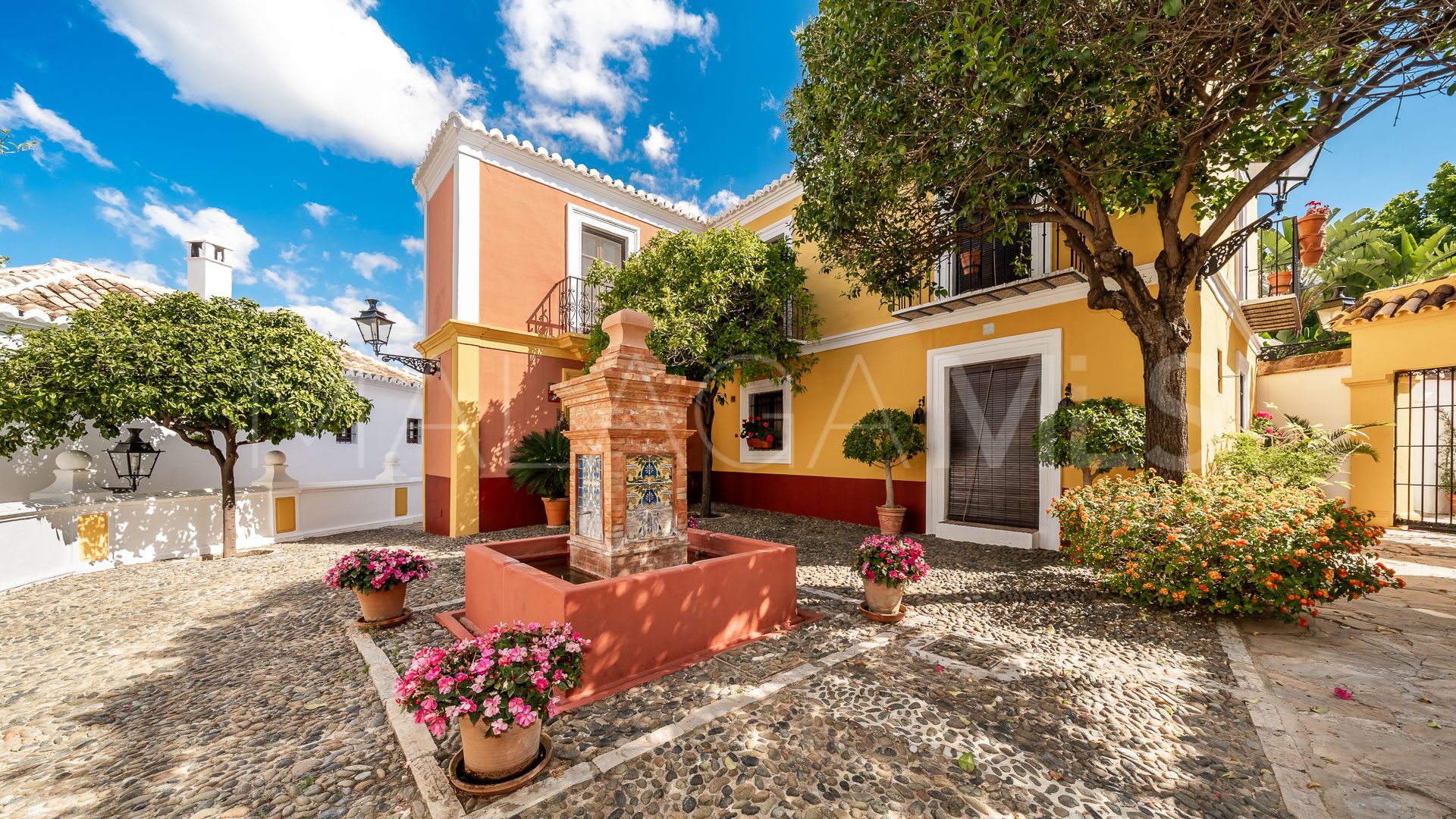 Reihenhaus for sale in Marbella Goldene Meile