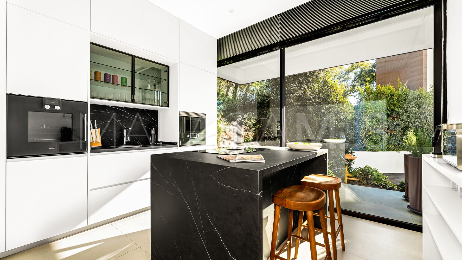 For sale villa in Golden Mile