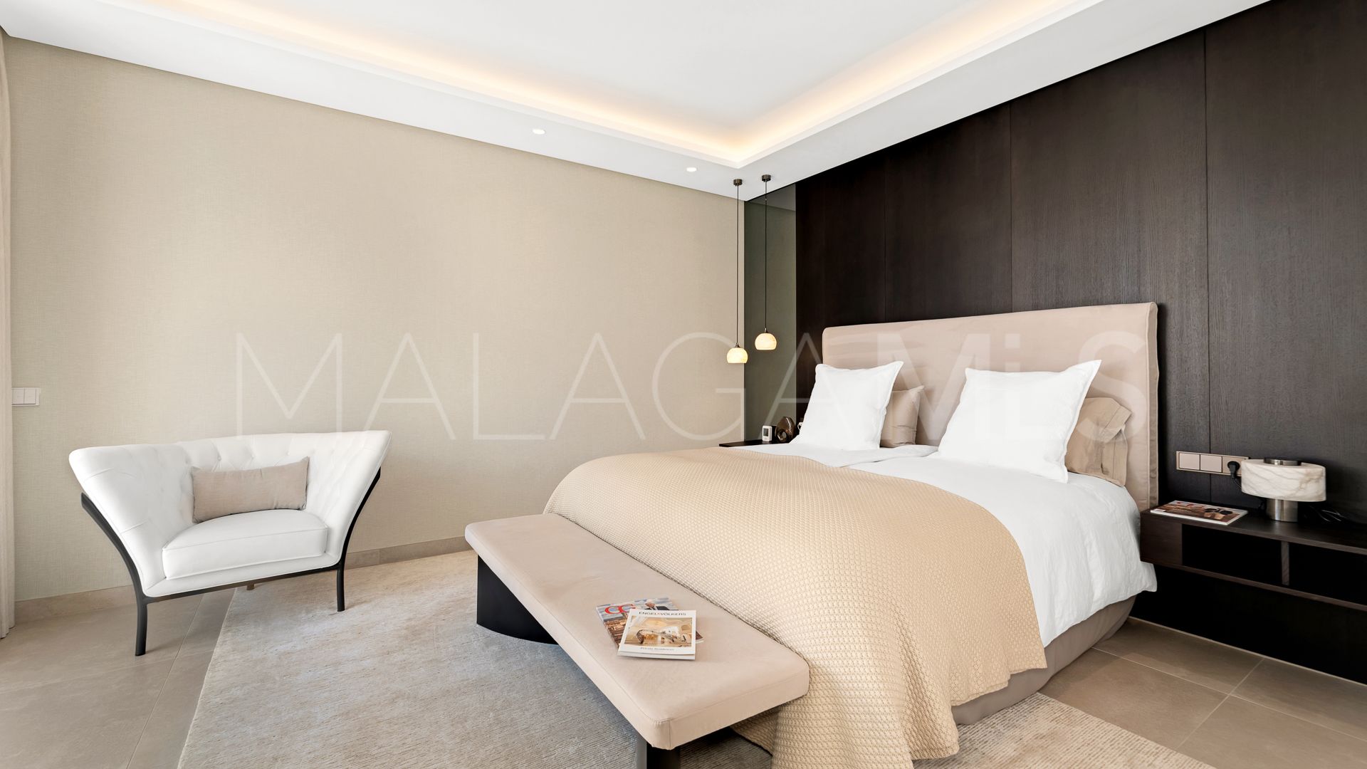 For sale villa in Golden Mile