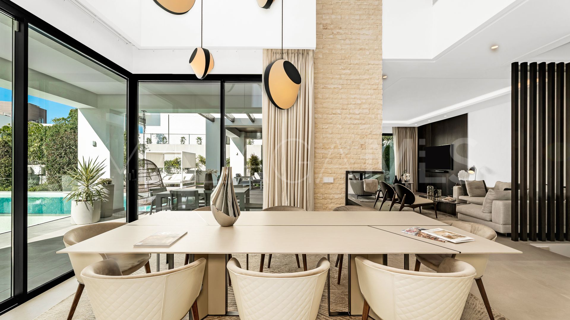 For sale villa in Golden Mile