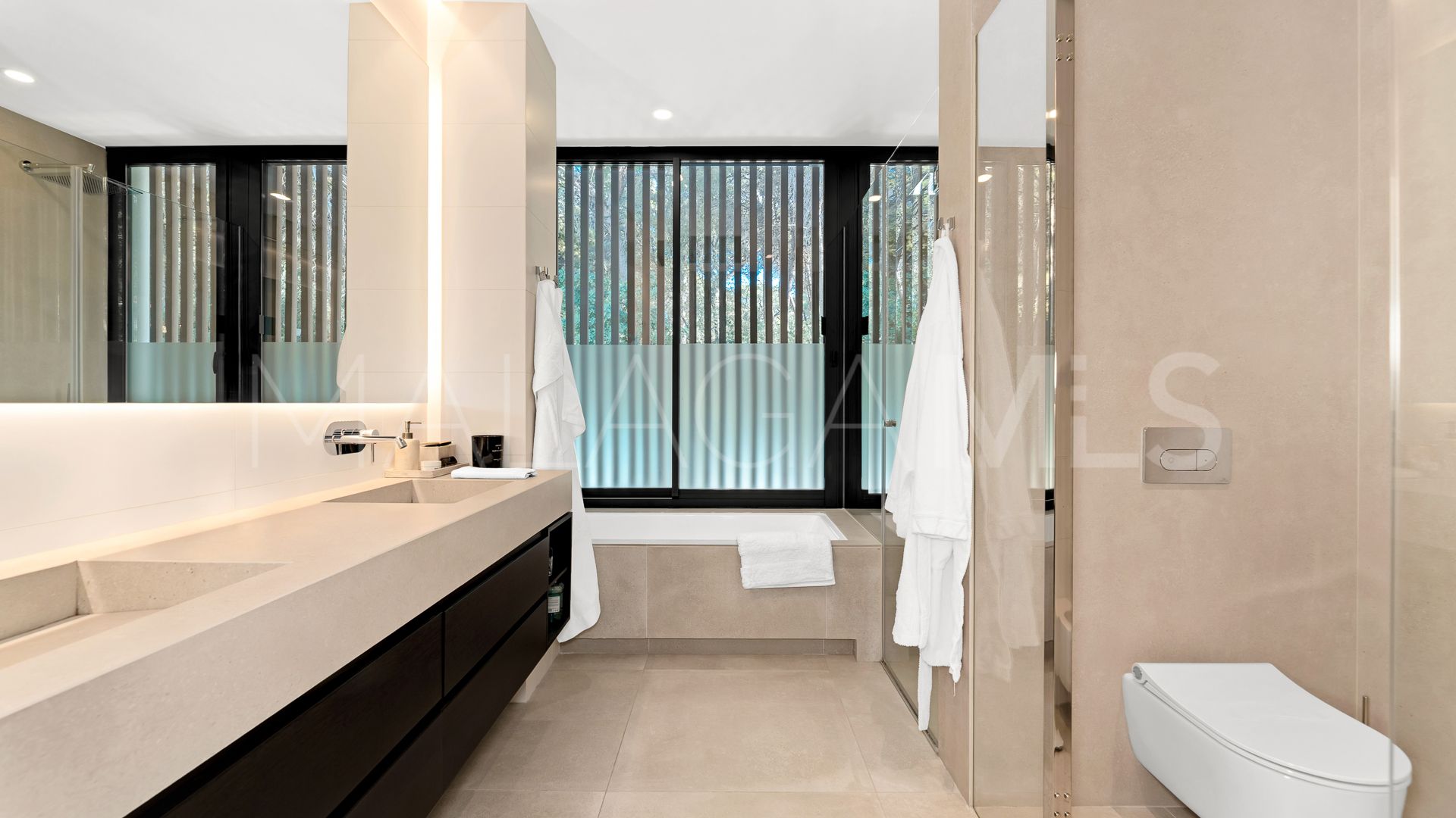 For sale villa in Golden Mile