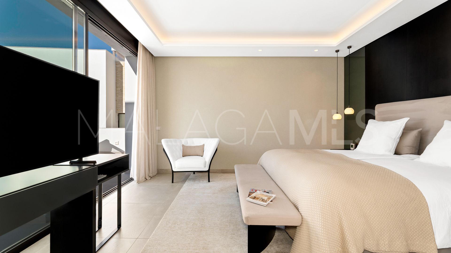 For sale villa in Golden Mile