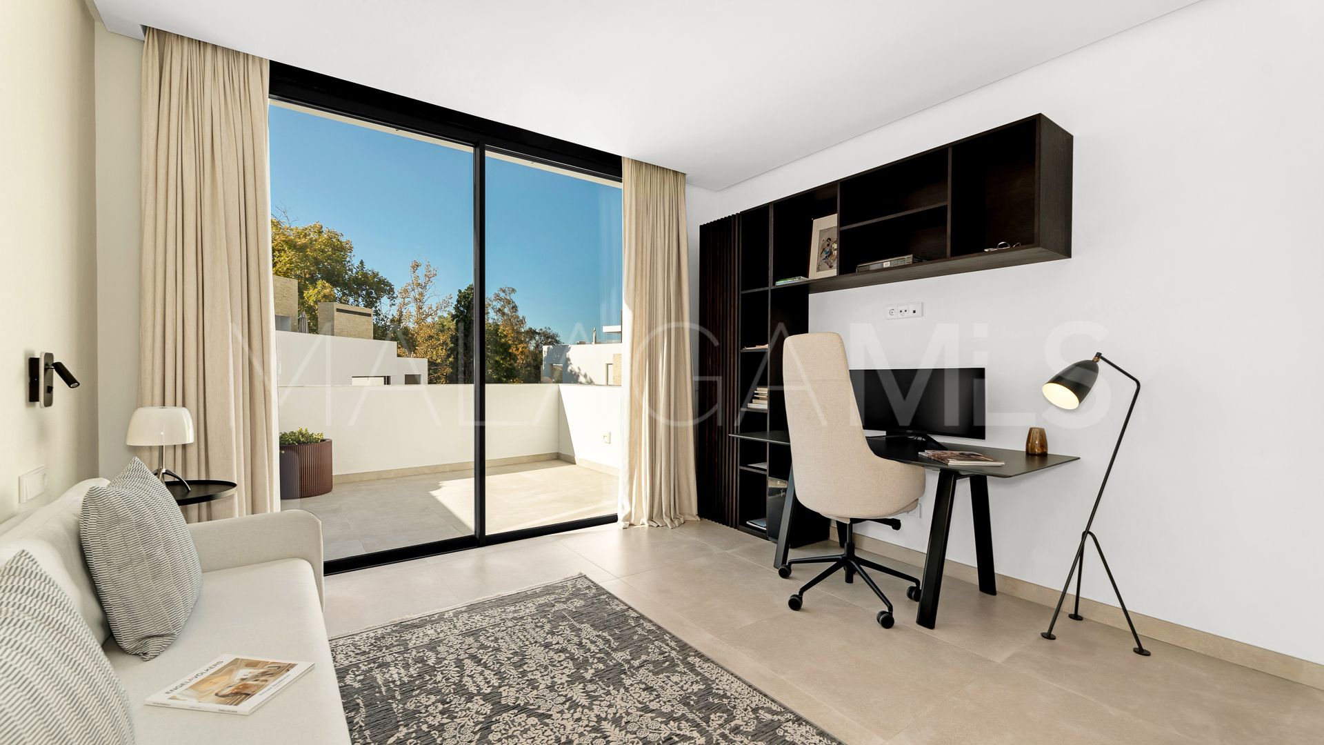 For sale villa in Golden Mile