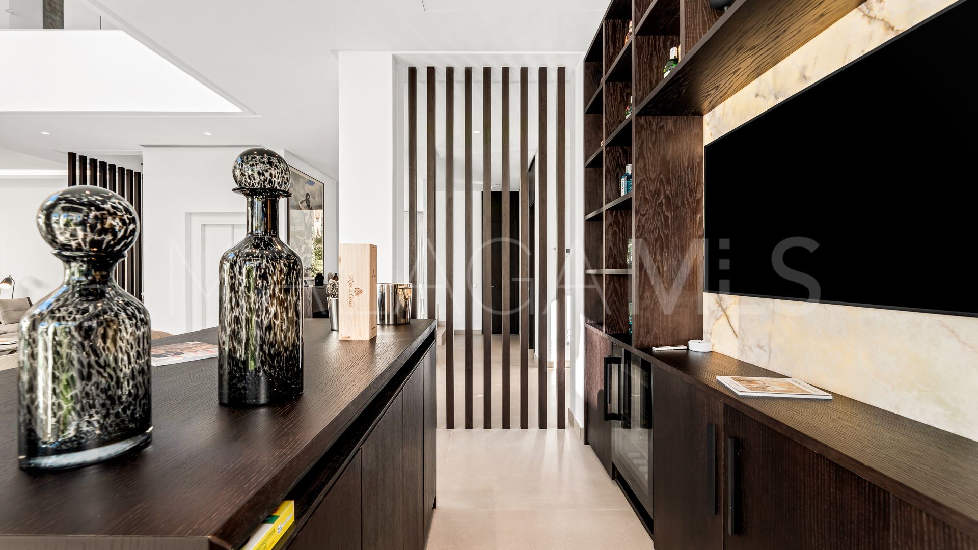 For sale villa in Golden Mile