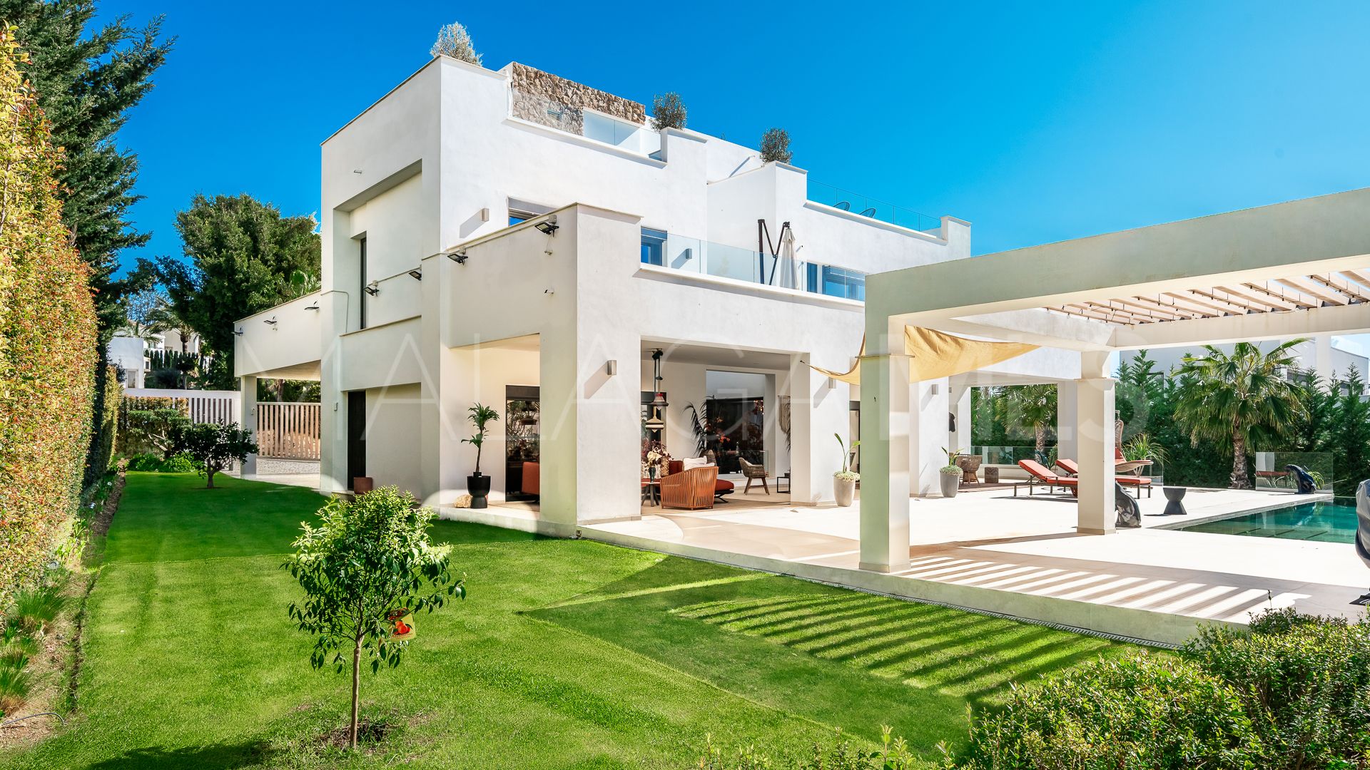 Villa for sale in Las Chapas