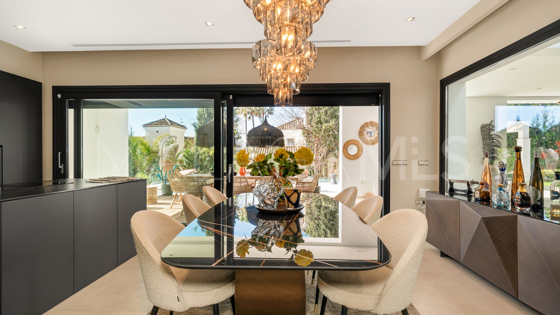 Villa for sale in Las Chapas