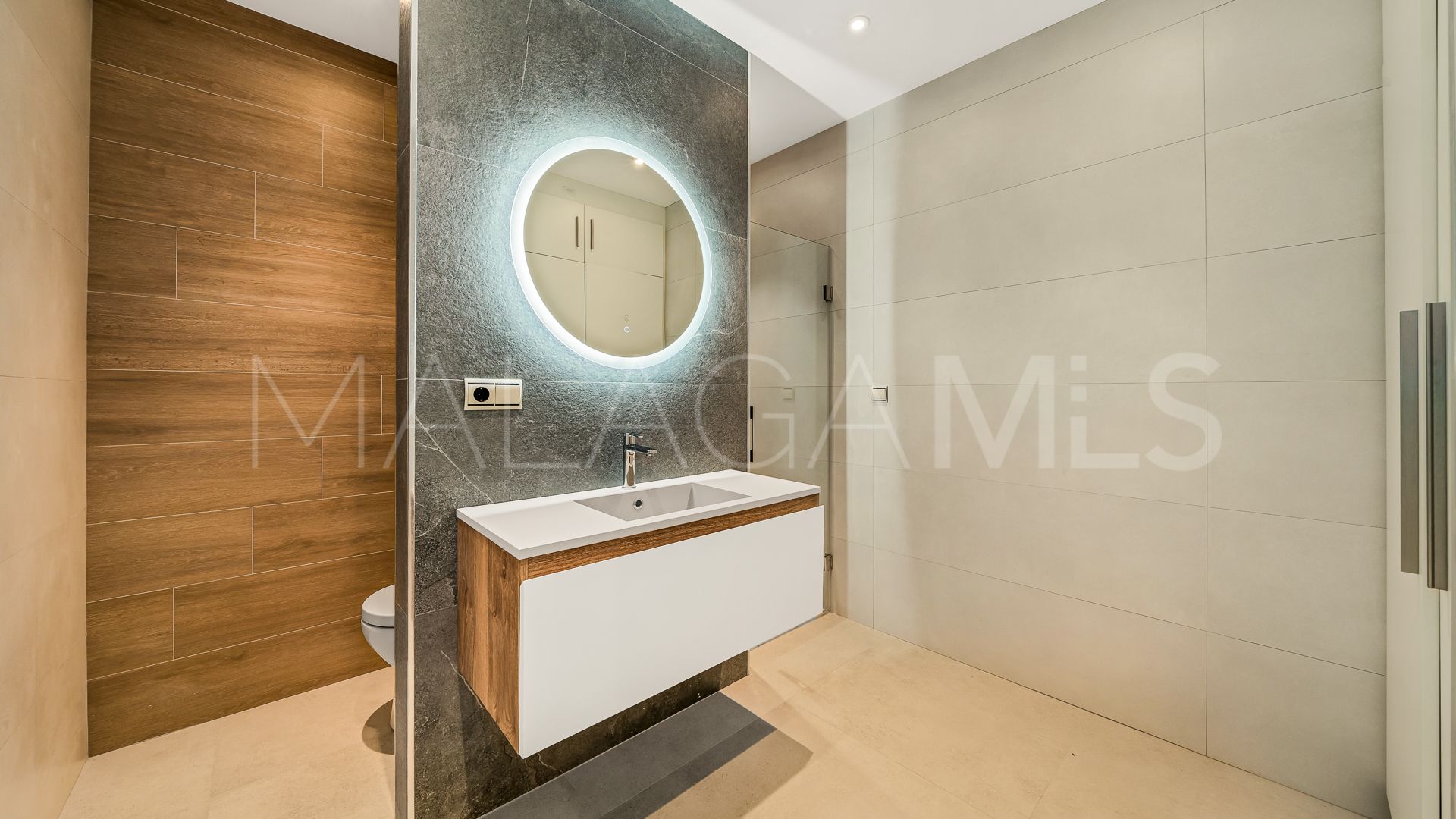 Villa for sale in Las Chapas