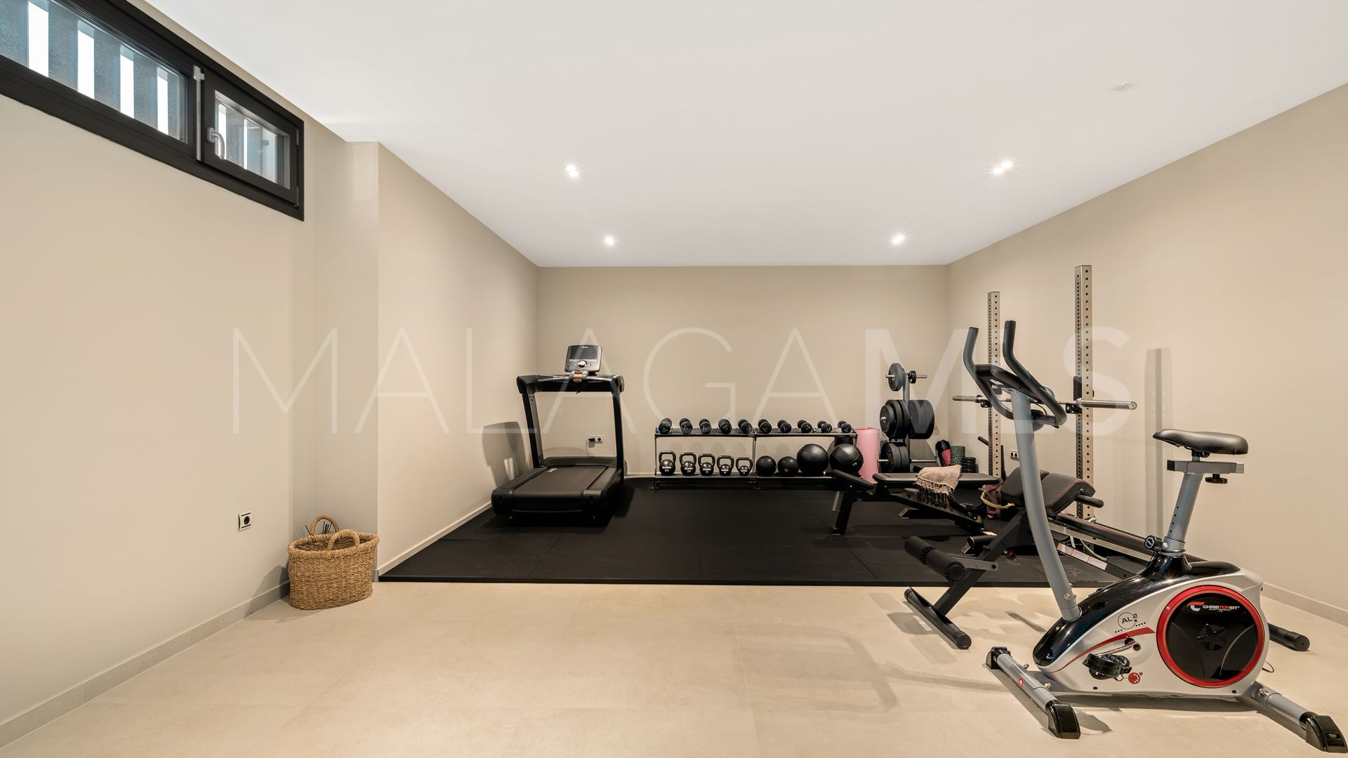 Villa for sale in Las Chapas