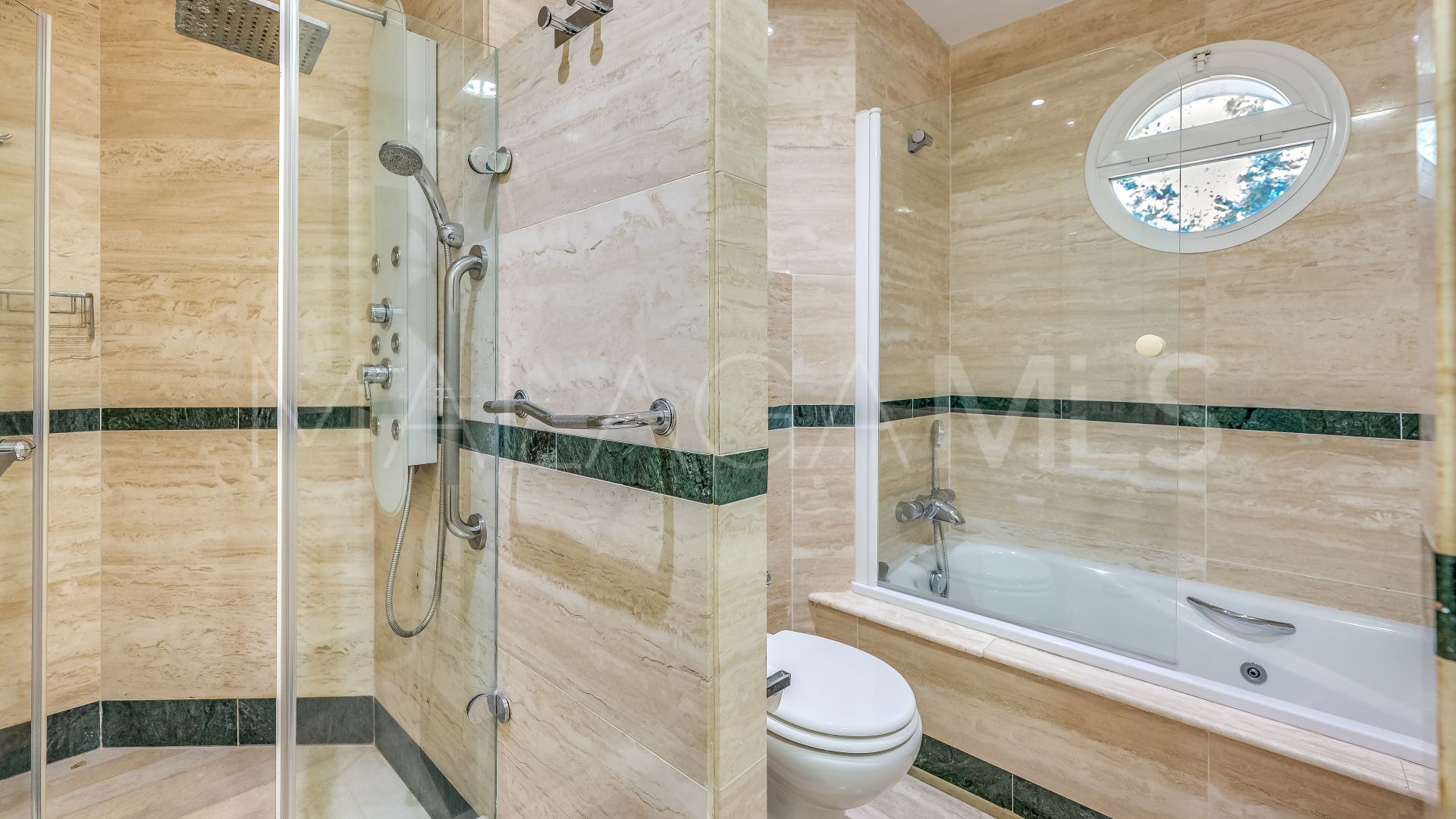 Lägenhet for sale in Marbella Golden Mile