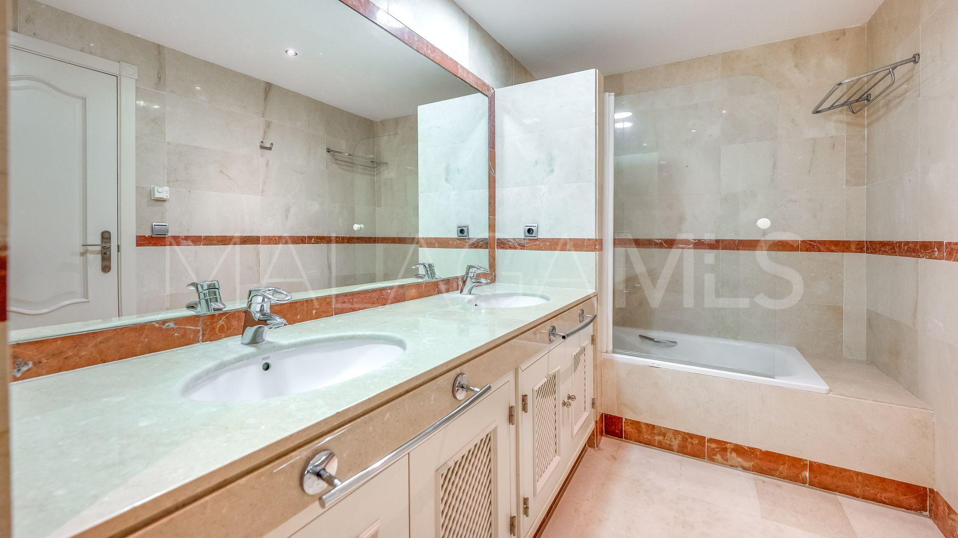 Lägenhet for sale in Marbella Golden Mile