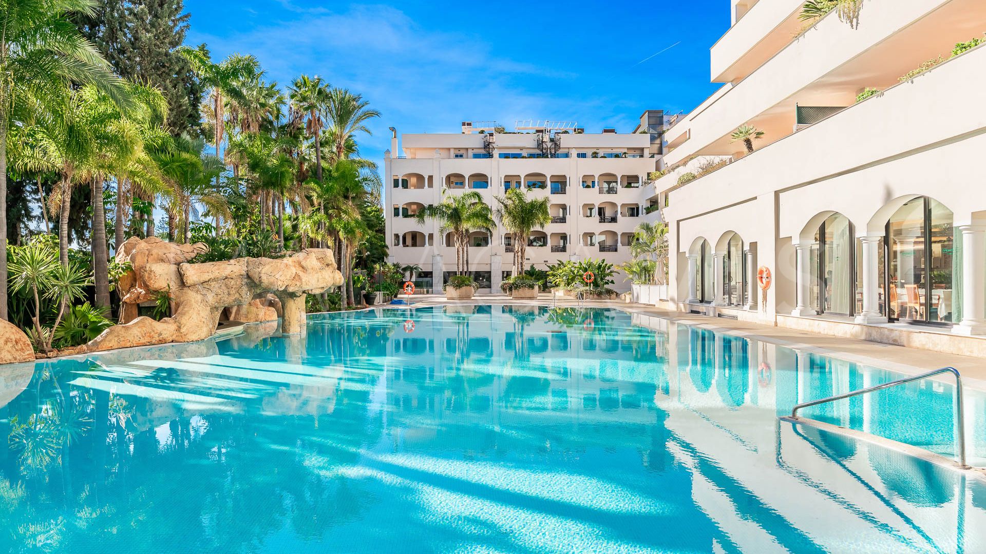 2 bedrooms apartment in Beach Side Golden Mile for sale