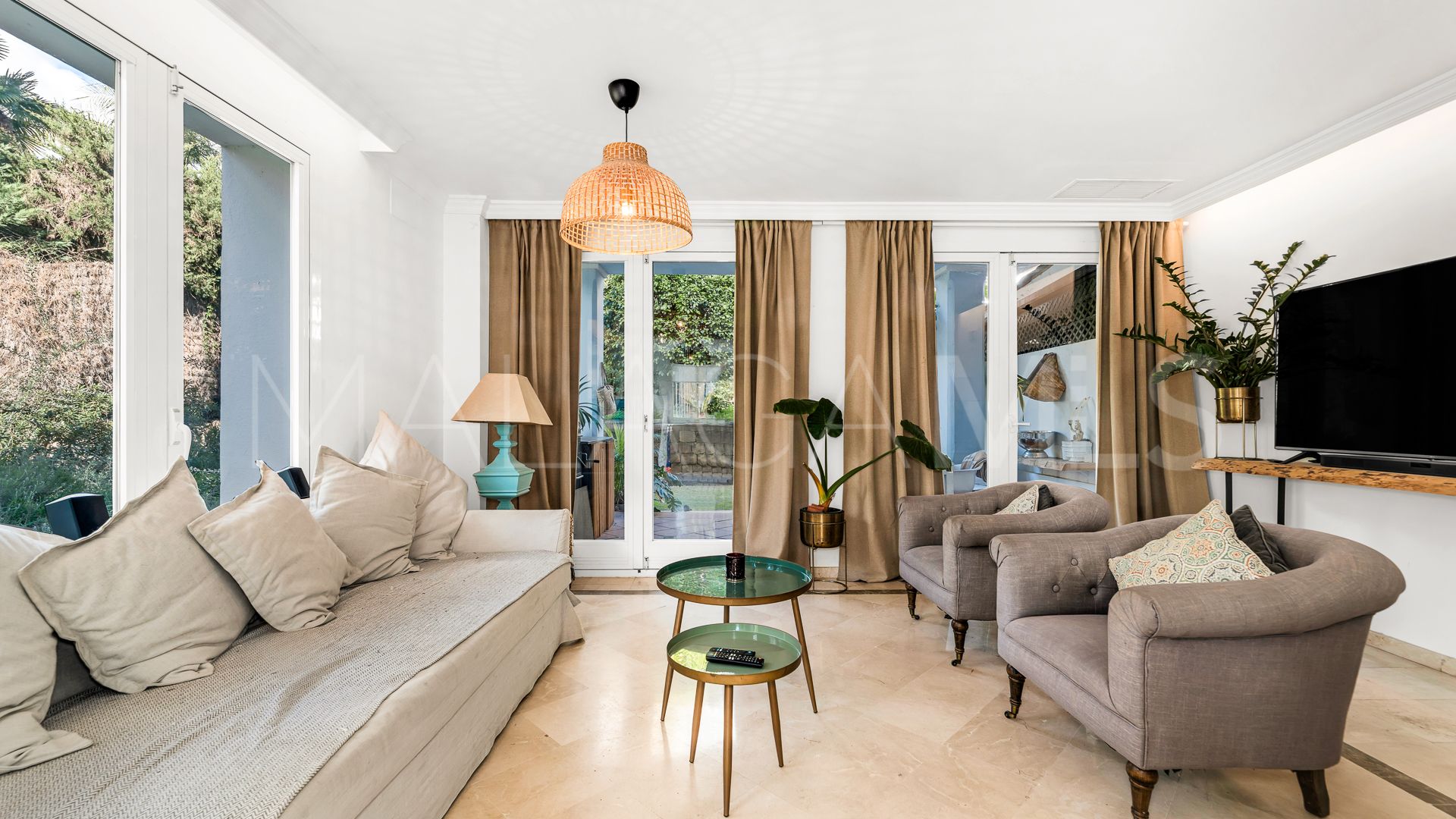 Se vende adosado de 3 bedrooms in Nueva Andalucia