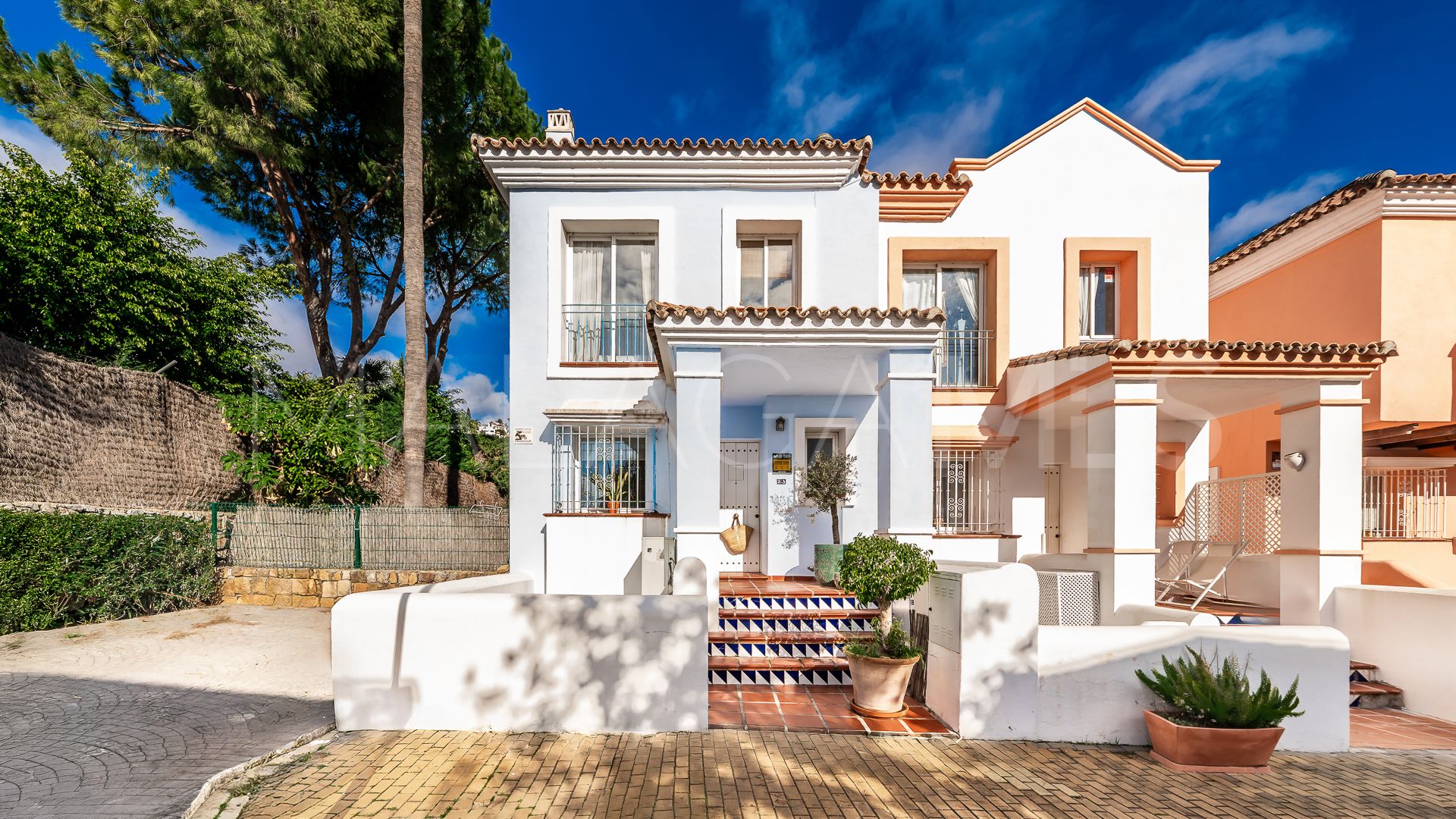 Se vende adosado de 3 bedrooms in Nueva Andalucia