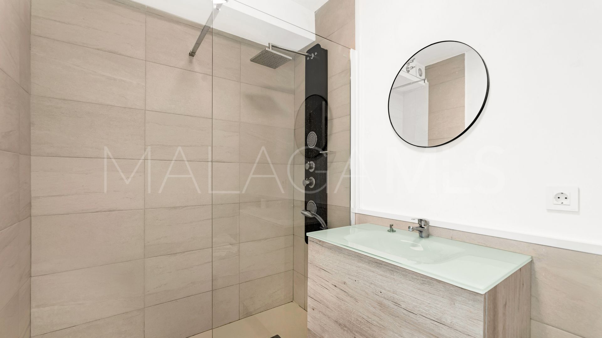 Se vende adosado de 3 bedrooms in Nueva Andalucia