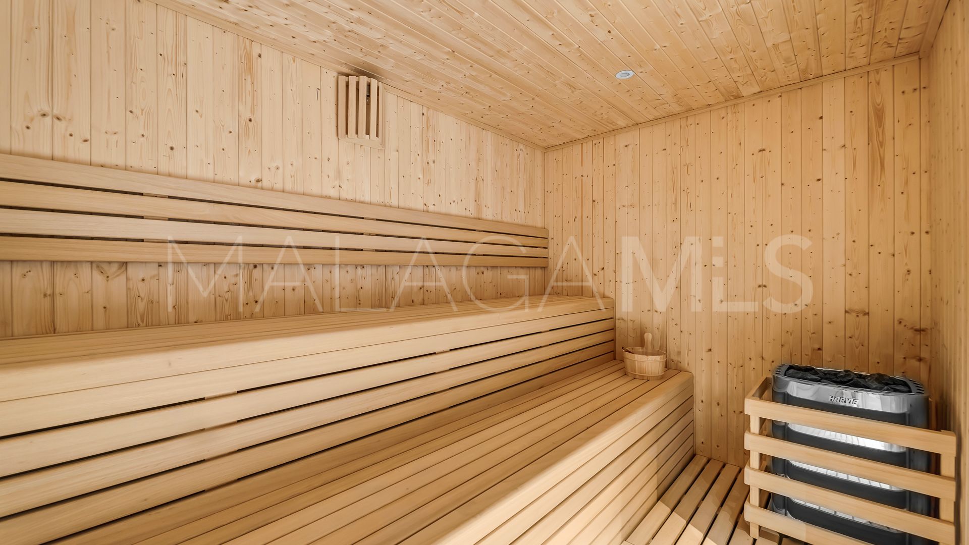 4 bedrooms ground floor apartment for sale in Golden Mile