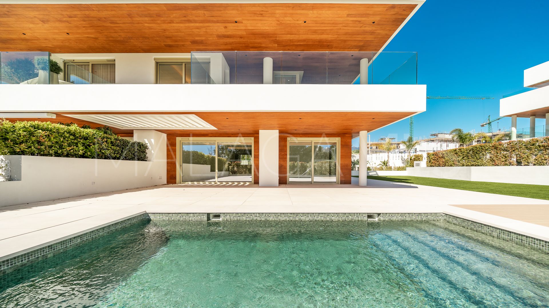 Se vende apartamento planta baja in Golden Mile