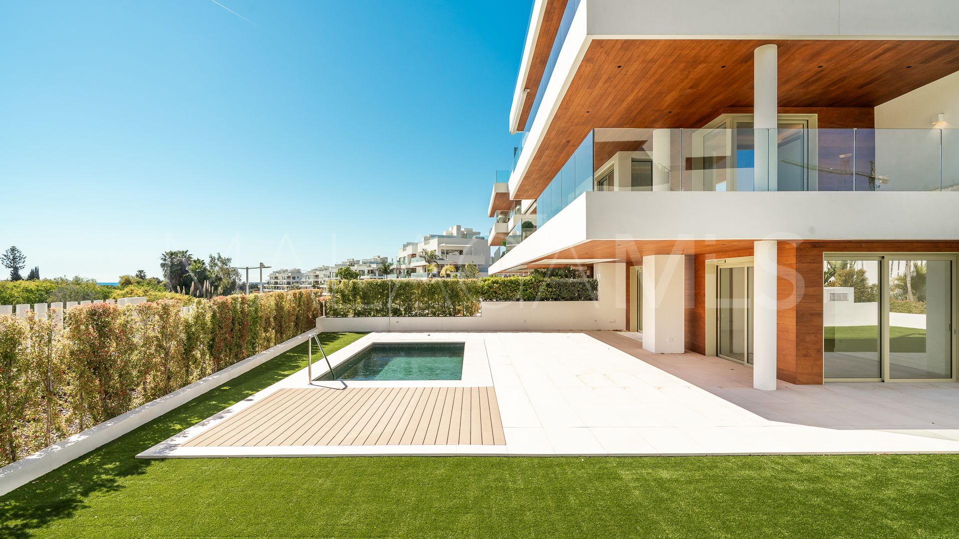 Se vende apartamento planta baja in Golden Mile