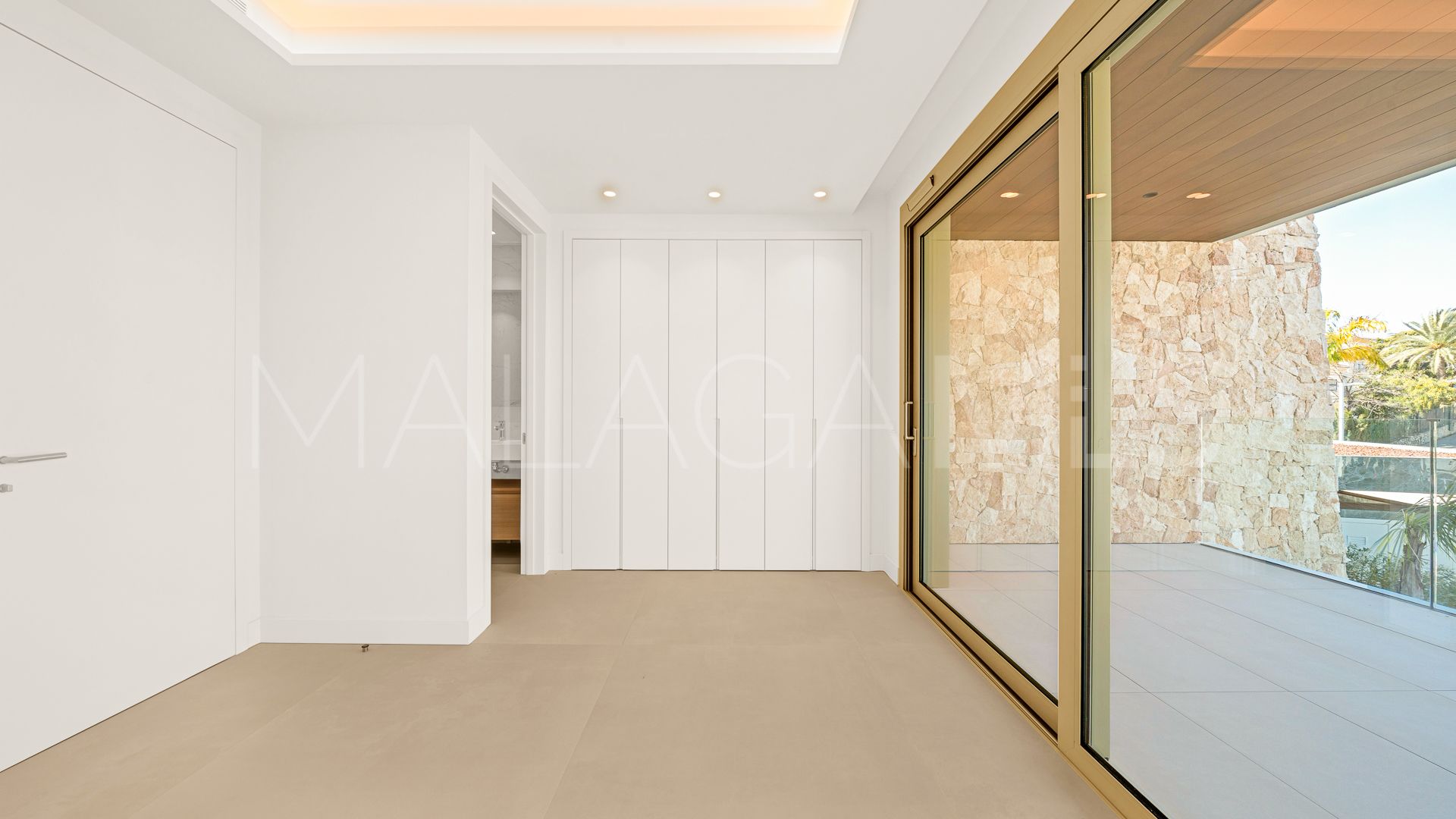 Se vende apartamento planta baja in Golden Mile