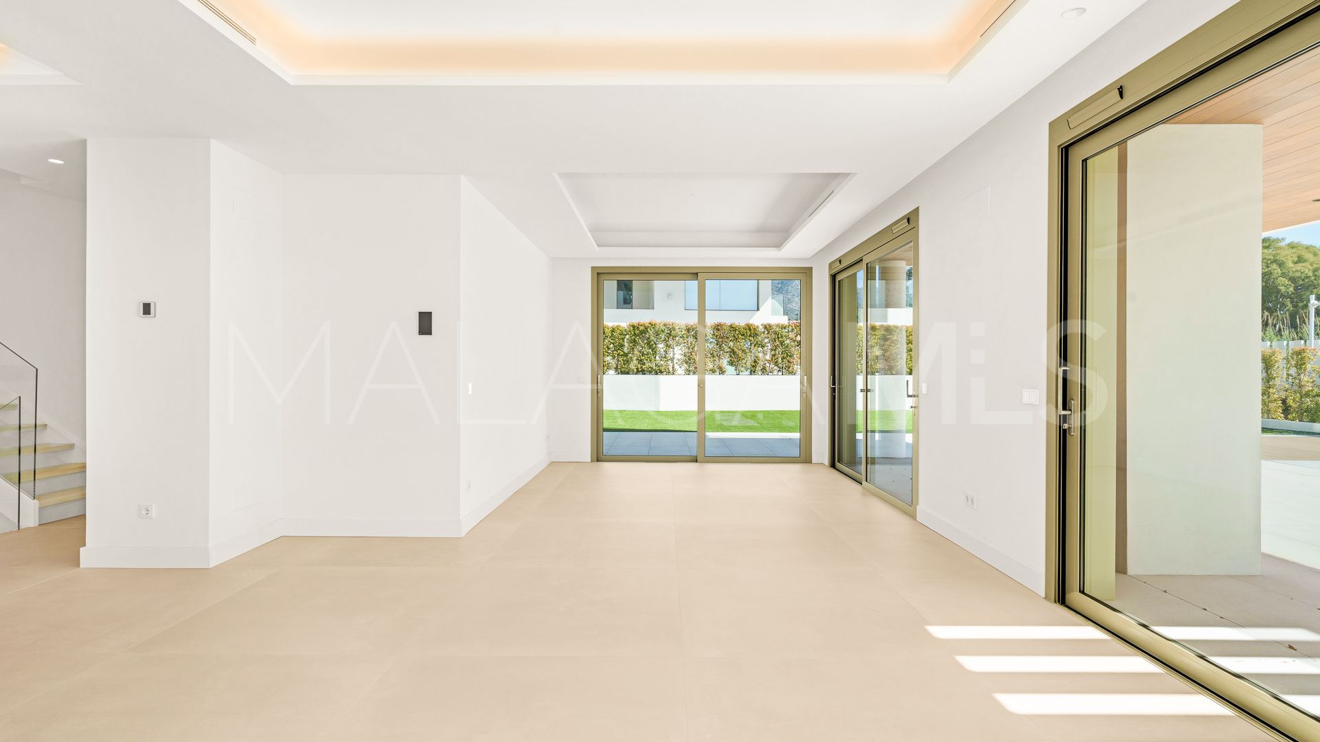 Se vende apartamento planta baja in Golden Mile