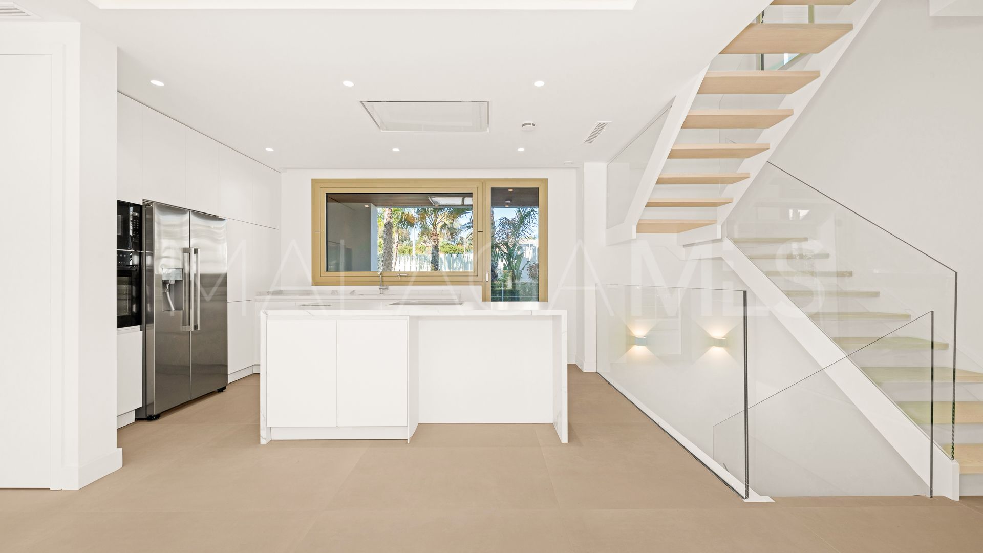 Se vende apartamento planta baja in Golden Mile