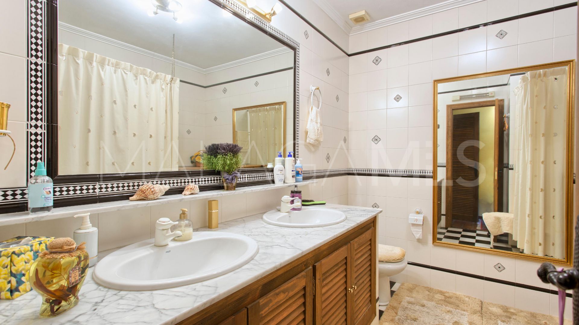 Reihenhaus for sale in Benahavis Centro