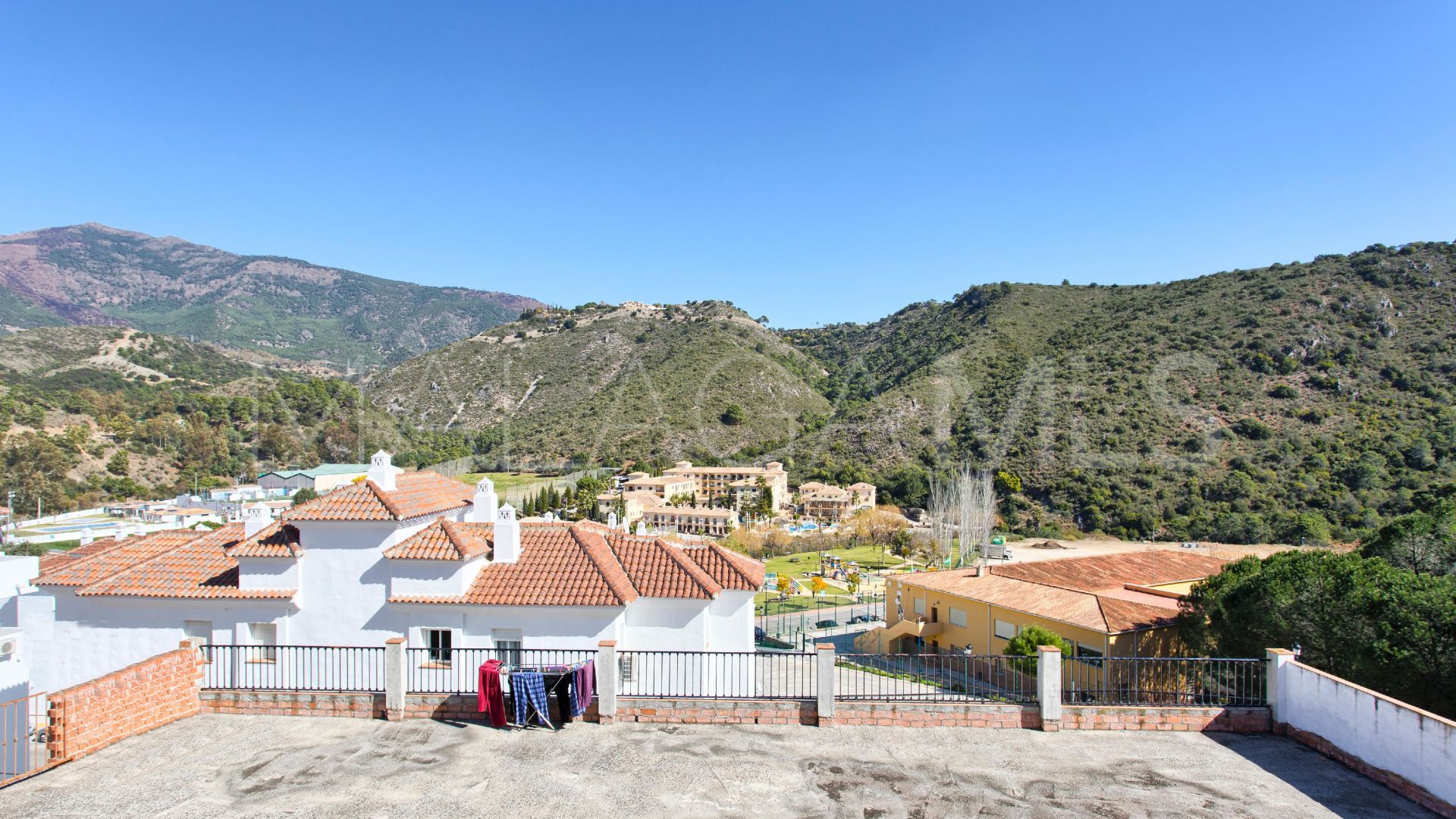 Reihenhaus for sale in Benahavis Centro