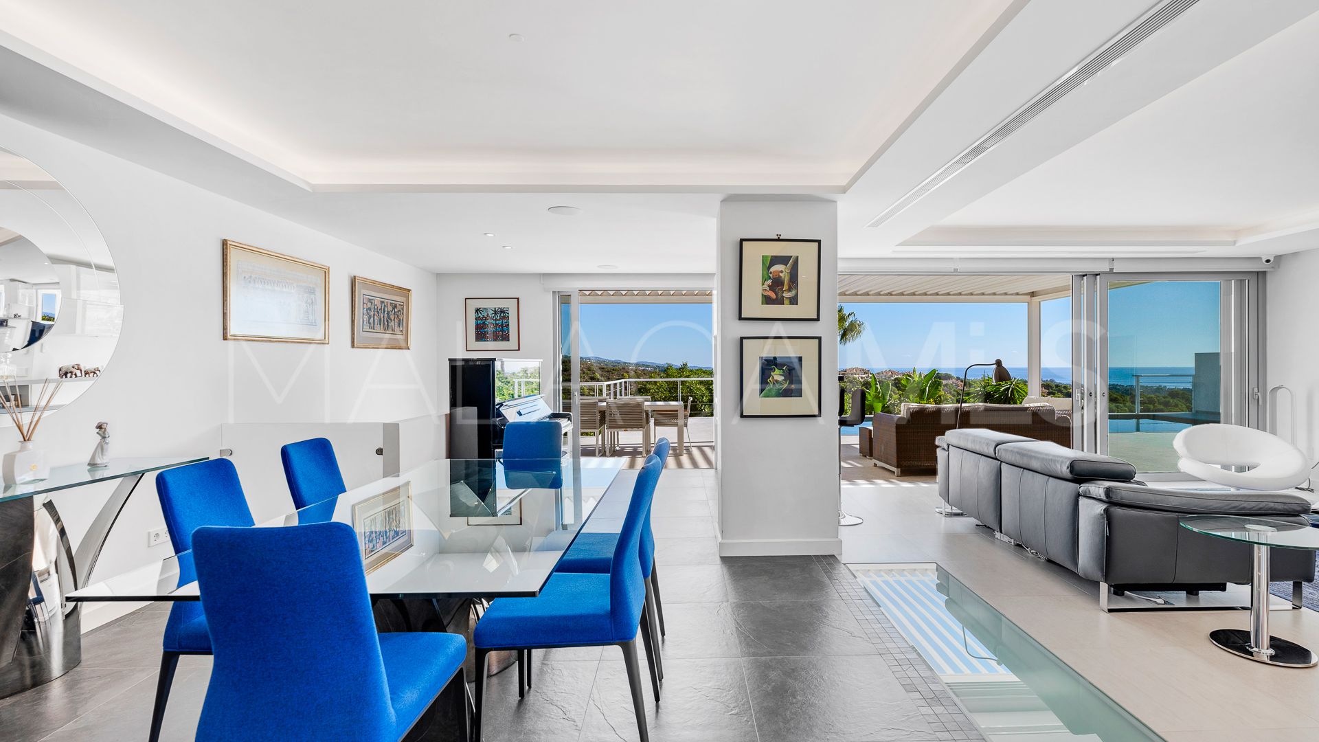 Villa for sale in Nueva Andalucia