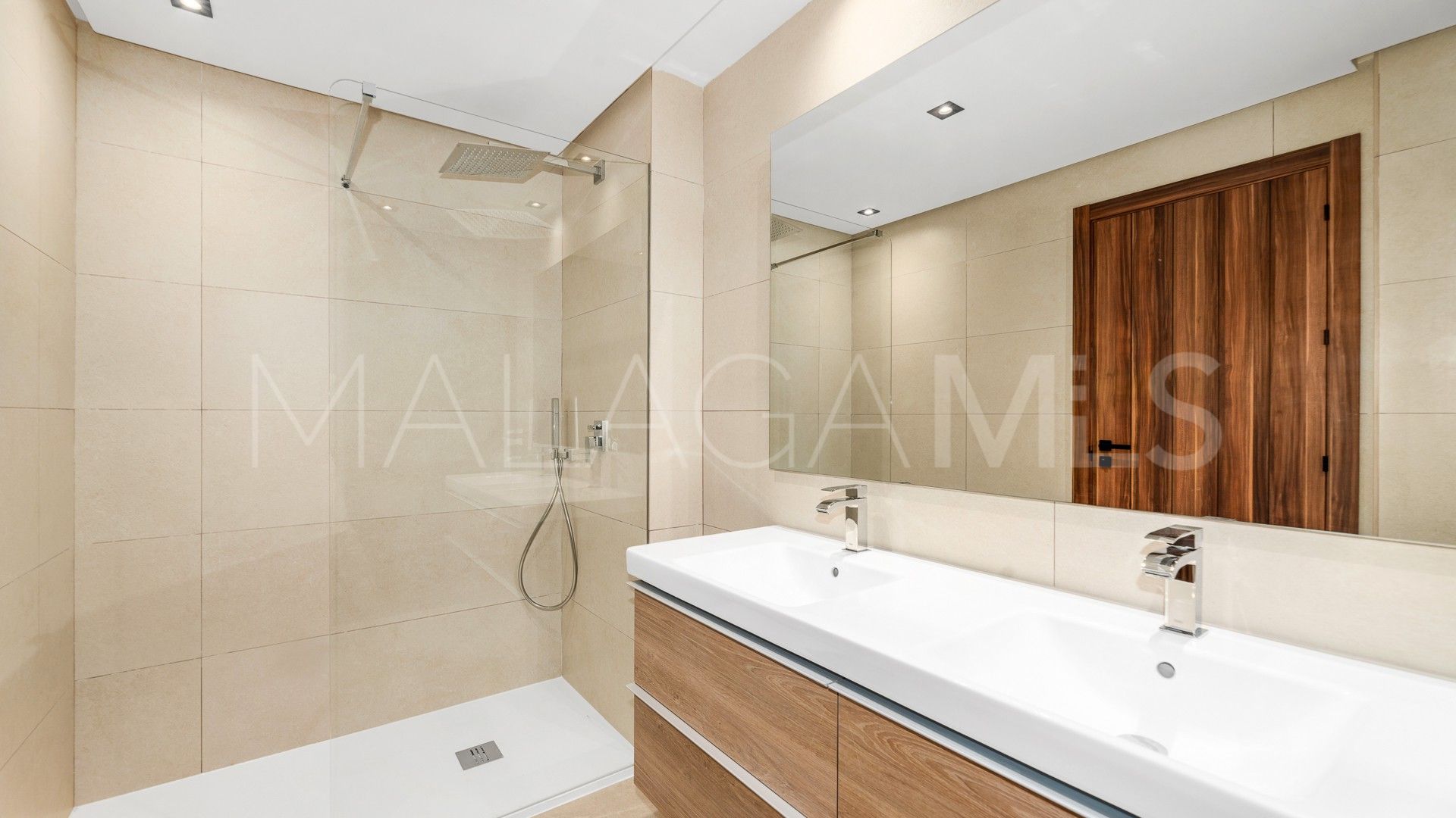 Nueva Andalucia, apartamento de 2 bedrooms for sale