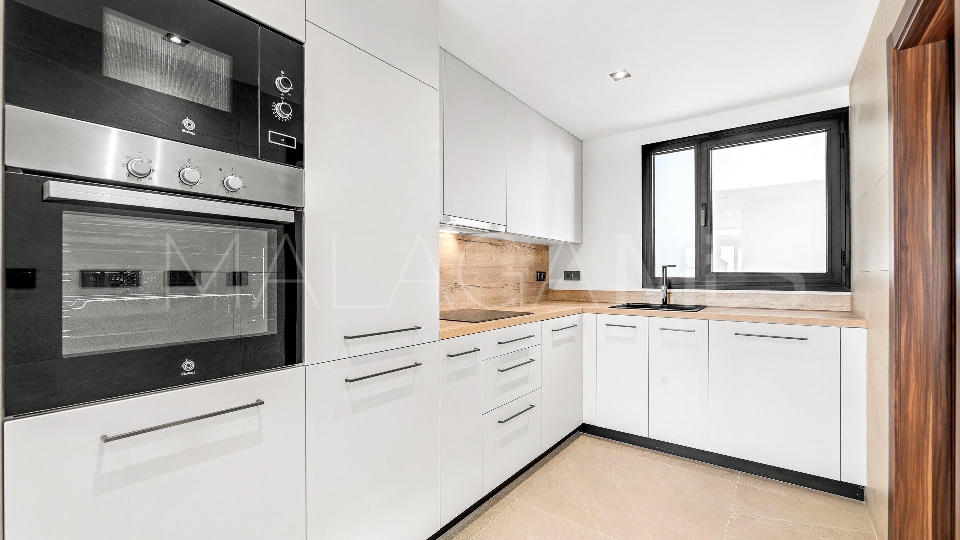 Nueva Andalucia, apartamento de 2 bedrooms for sale