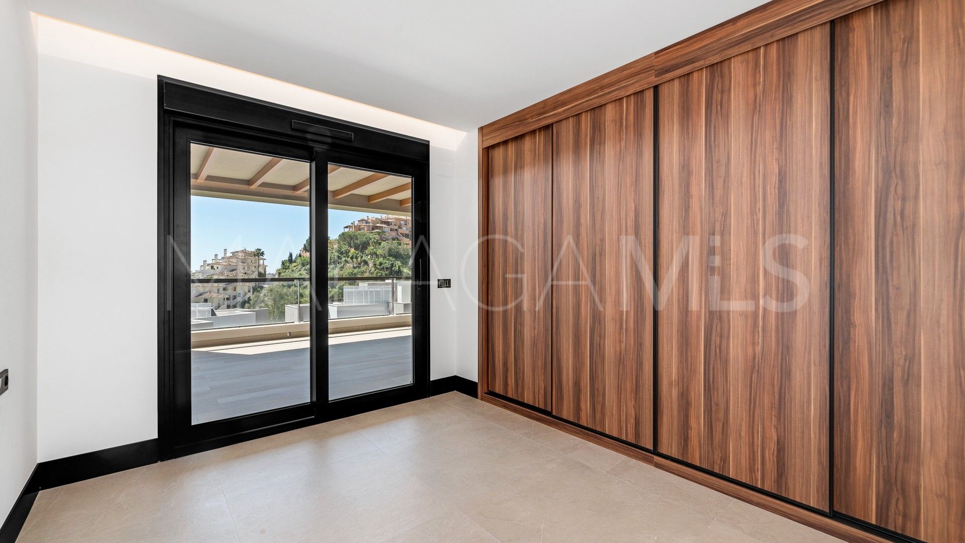 Nueva Andalucia, apartamento de 2 bedrooms for sale