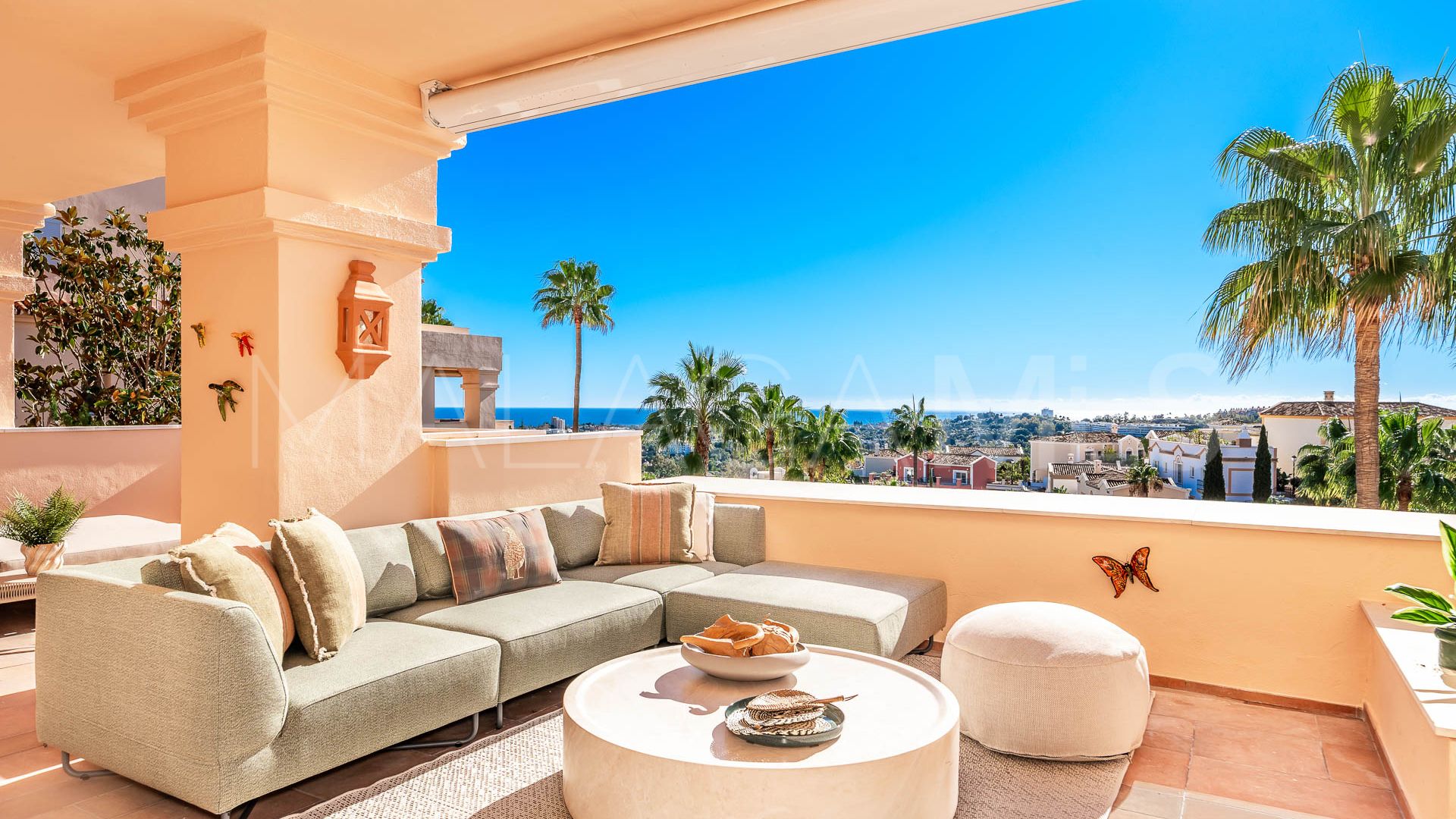 Apartment for sale in Nueva Andalucia with 4 bedrooms