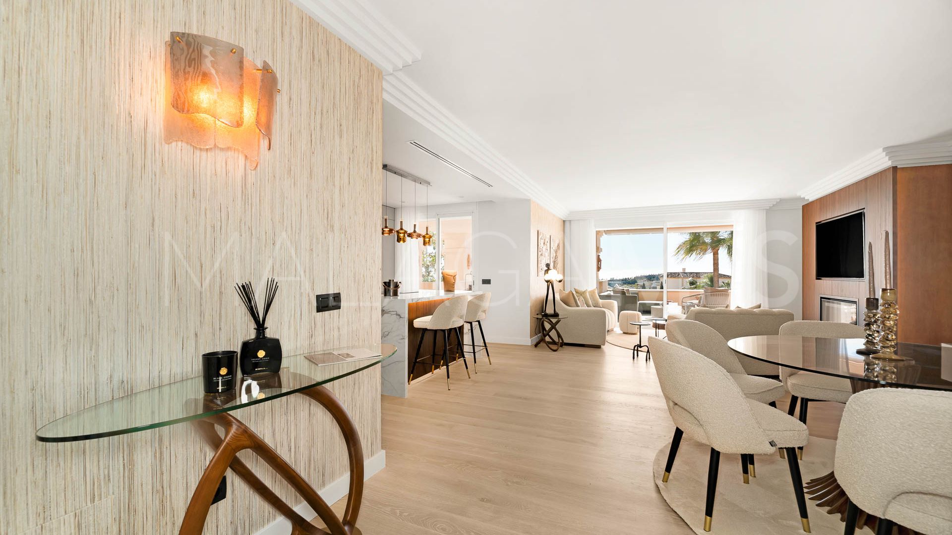 Apartment for sale in Nueva Andalucia with 4 bedrooms