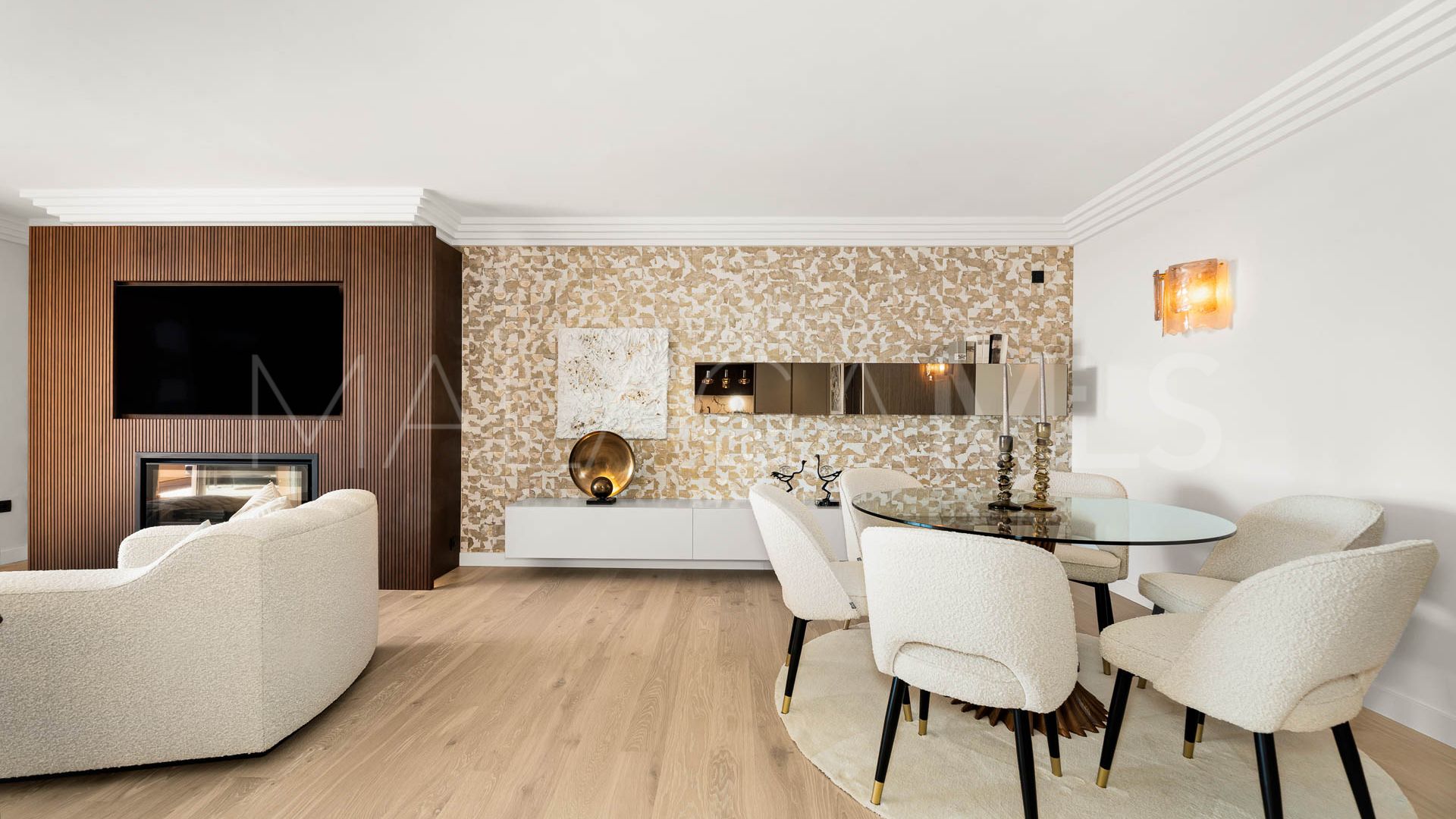 Apartment for sale in Nueva Andalucia with 4 bedrooms