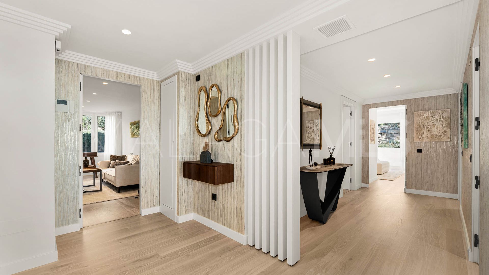 Apartment for sale in Nueva Andalucia with 4 bedrooms