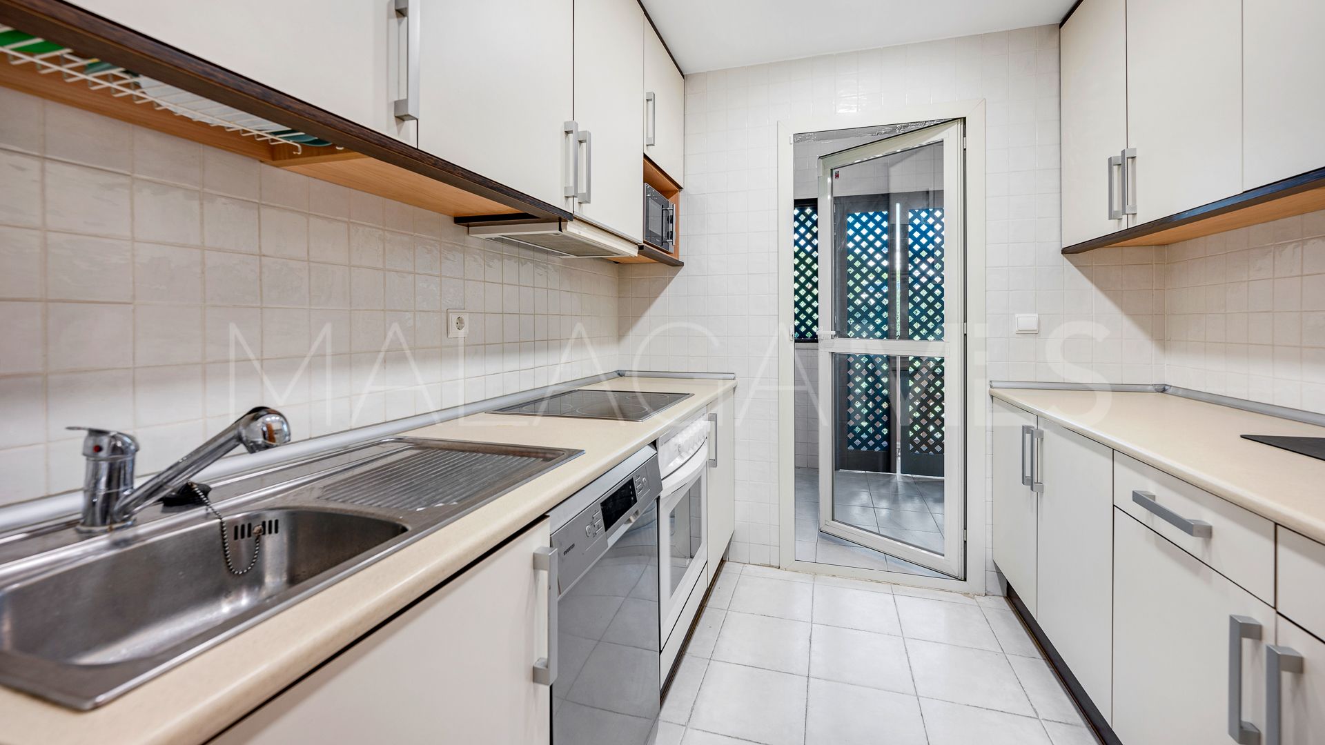 Duplex for sale in Marbesa