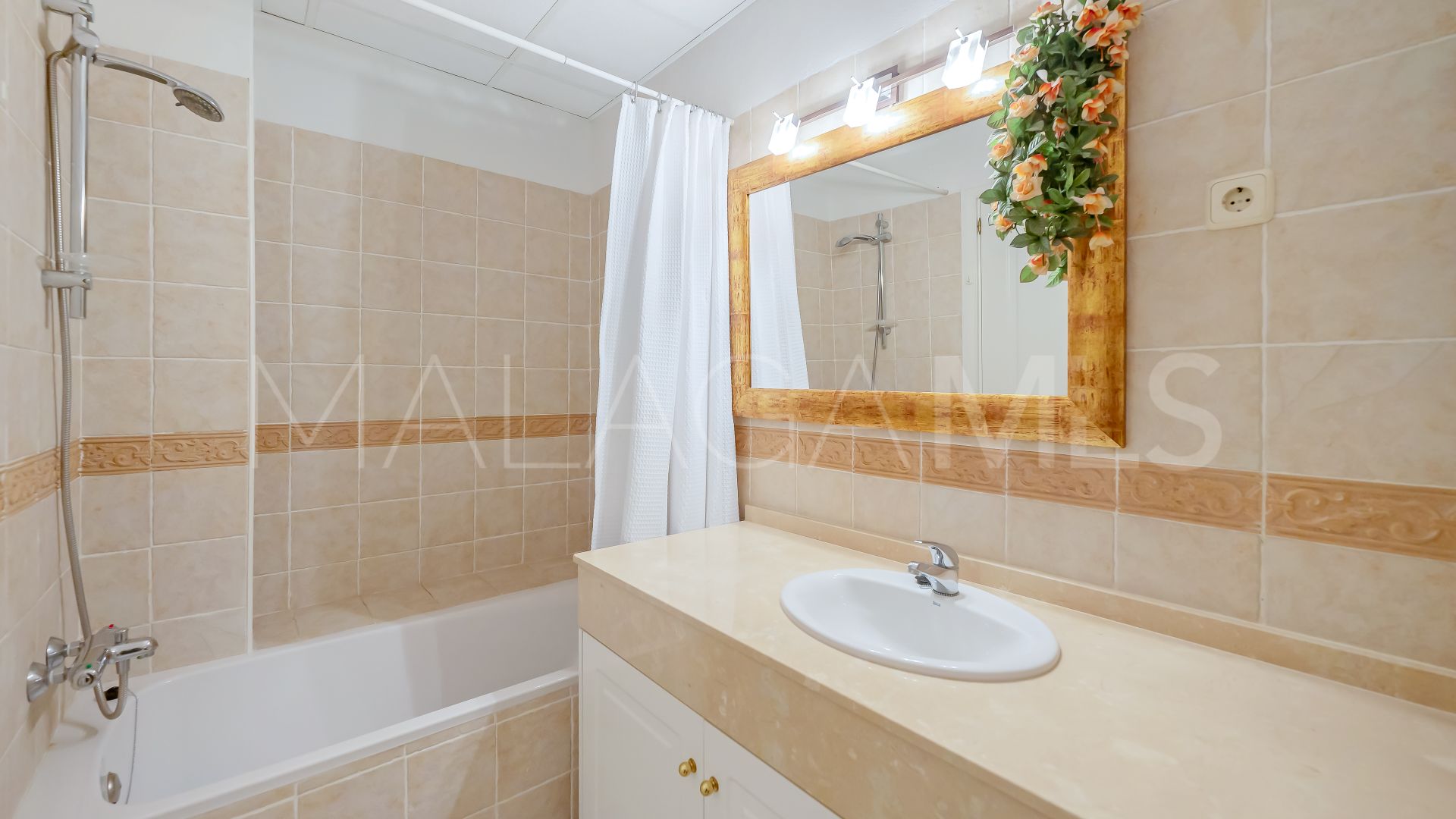 Appartement terrasse for sale in Marbella Golden Mile