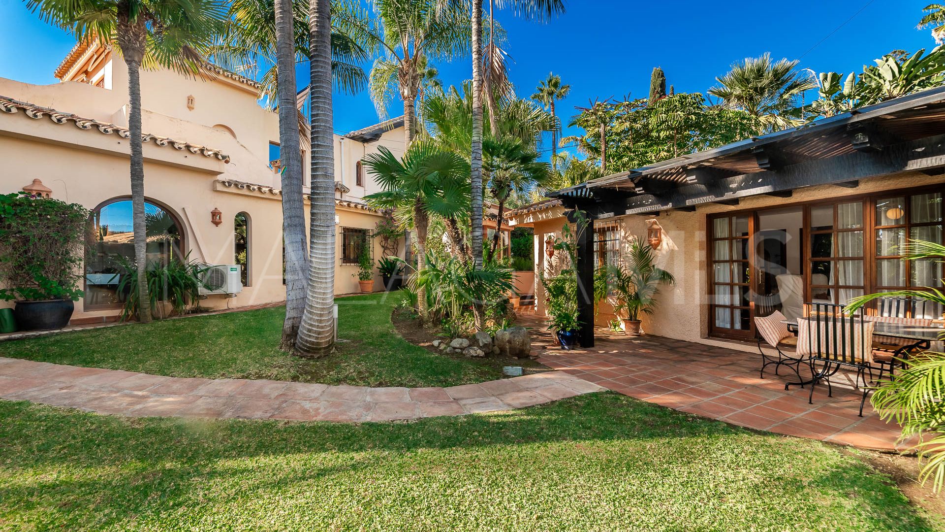 8 bedrooms villa for sale in Marbella - Puerto Banus