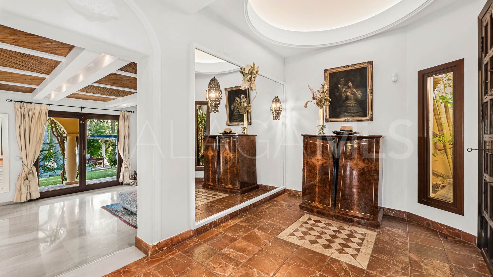 8 bedrooms villa for sale in Marbella - Puerto Banus