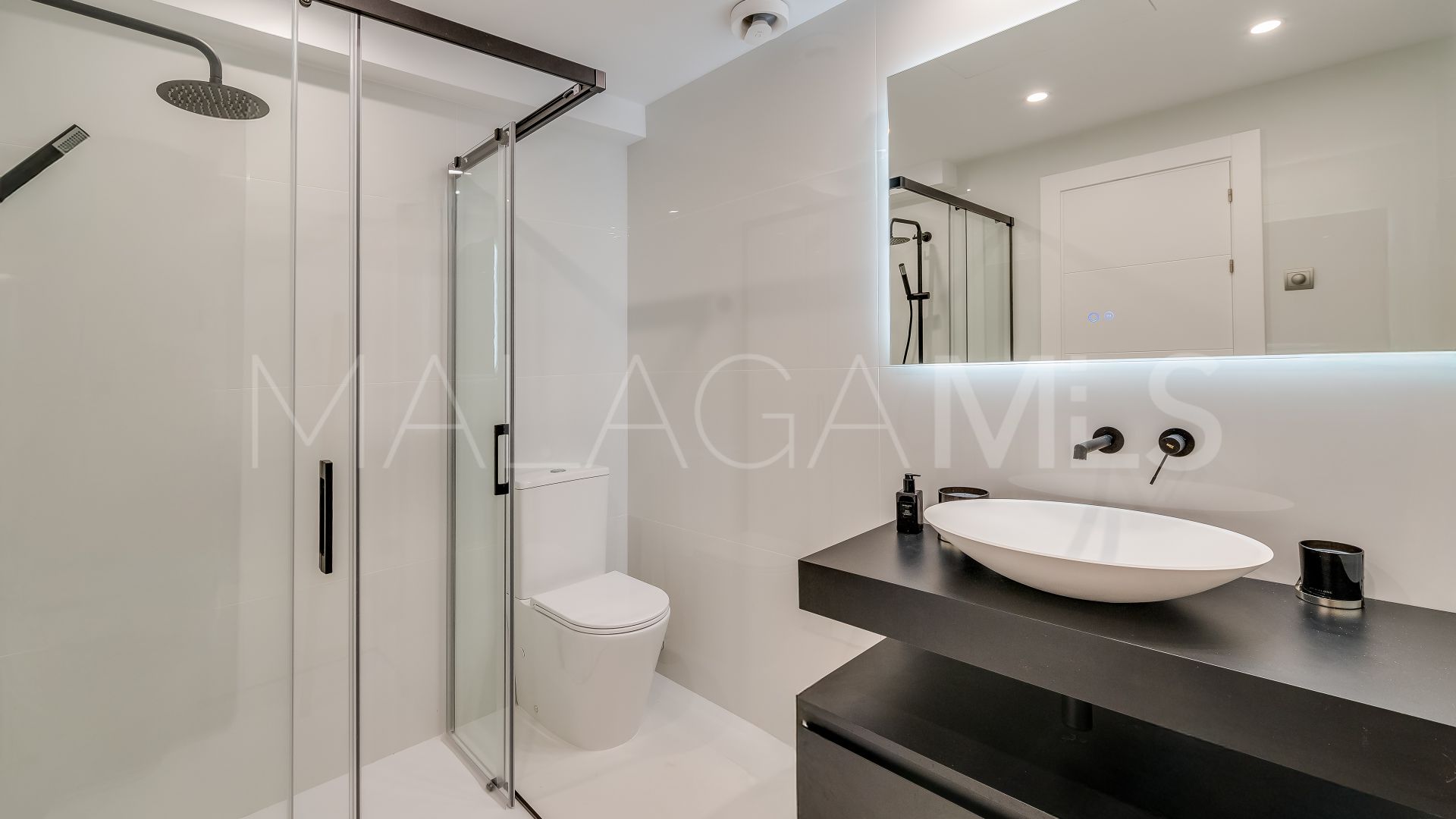 Erdgeschosswohnung for sale in Nueva Andalucia