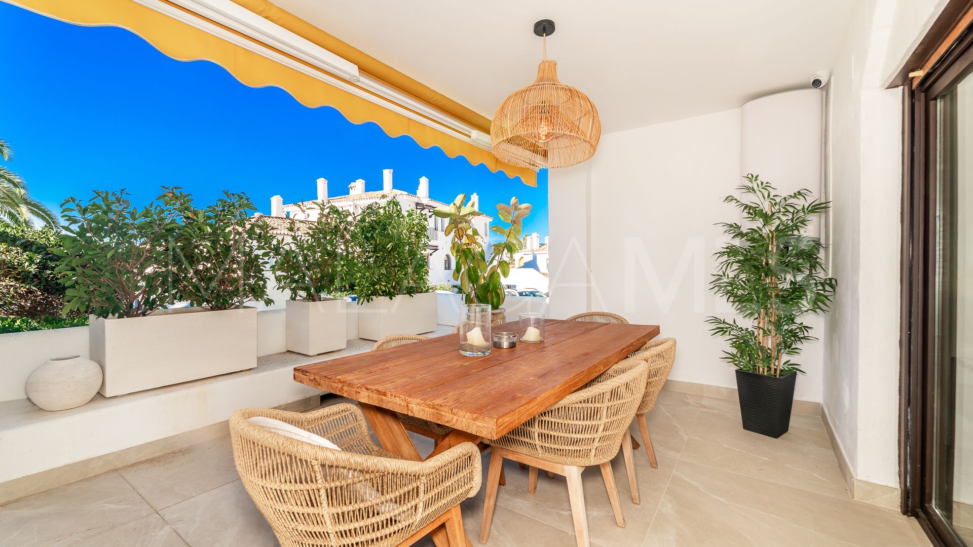 Erdgeschosswohnung for sale in Nueva Andalucia