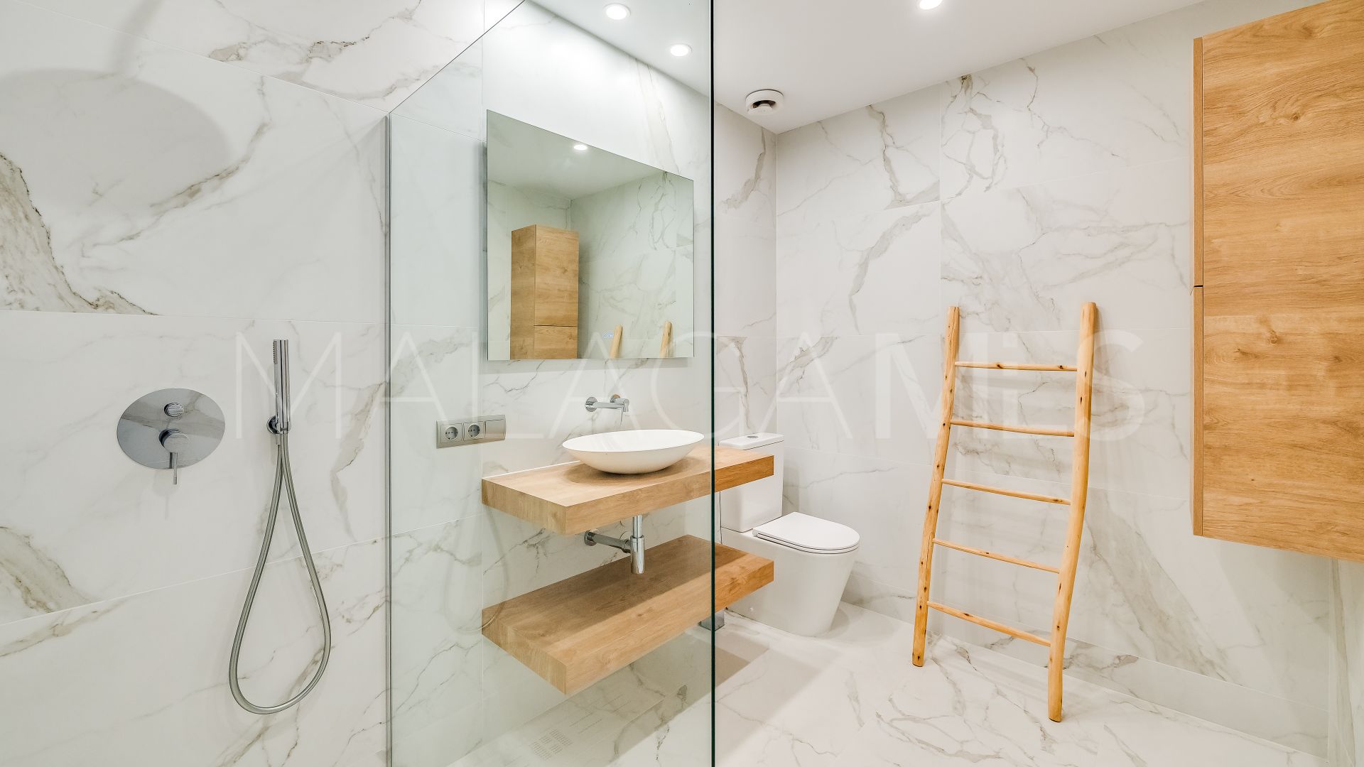 Erdgeschosswohnung for sale in Nueva Andalucia