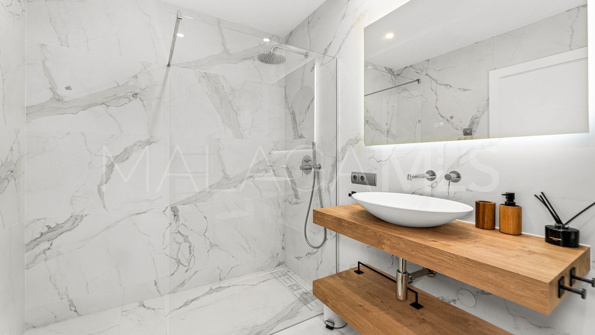 Erdgeschosswohnung for sale in Nueva Andalucia