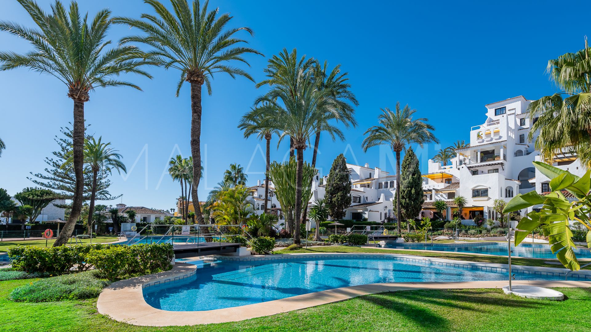 Erdgeschosswohnung for sale in Nueva Andalucia