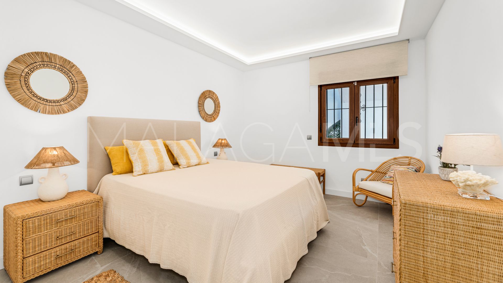 Erdgeschosswohnung for sale in Nueva Andalucia