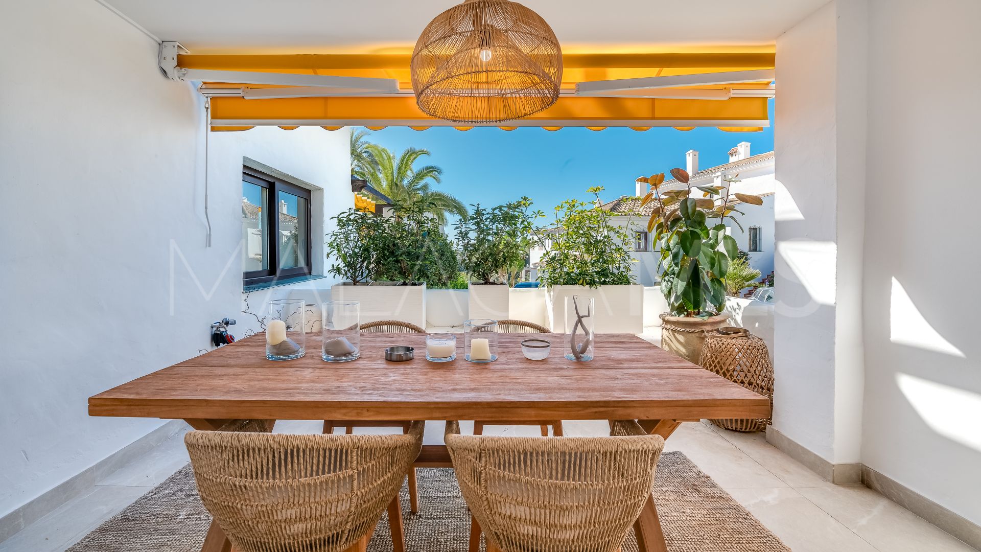 Erdgeschosswohnung for sale in Nueva Andalucia