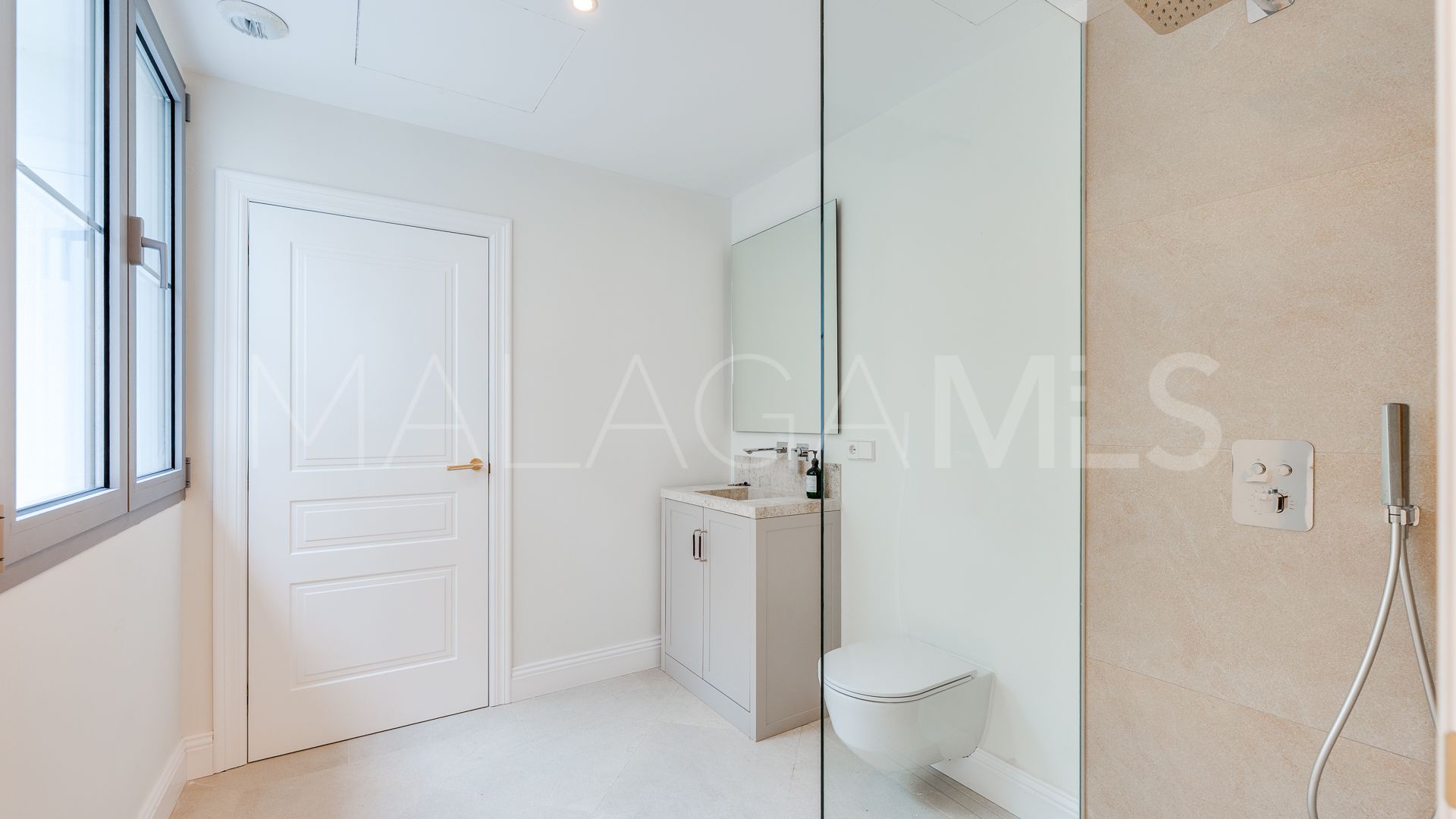 Villa for sale in Los Arqueros