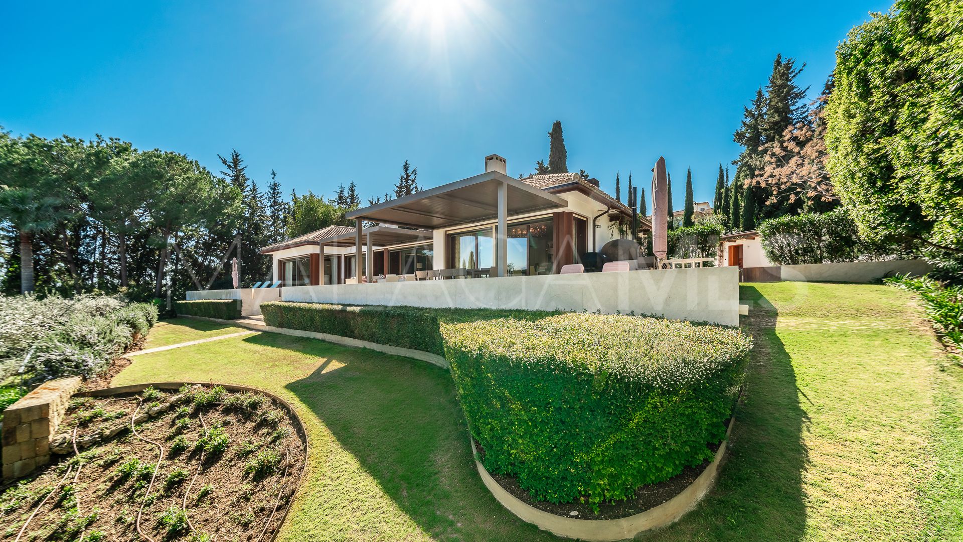 Villa for sale in Guadalmina Alta