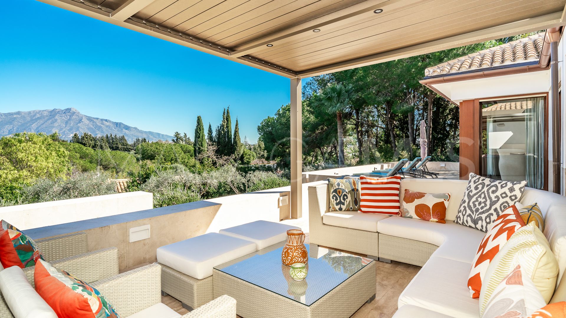 Villa for sale in Guadalmina Alta